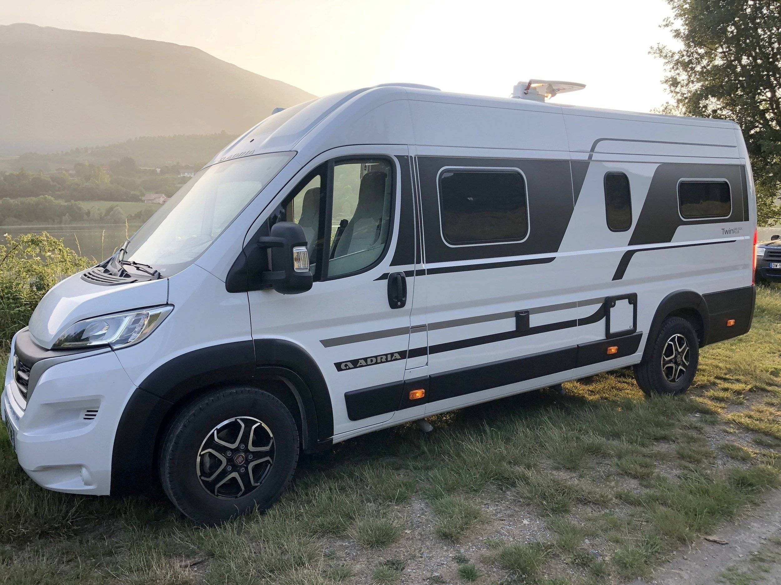 Adria Twin 640 SGX plus