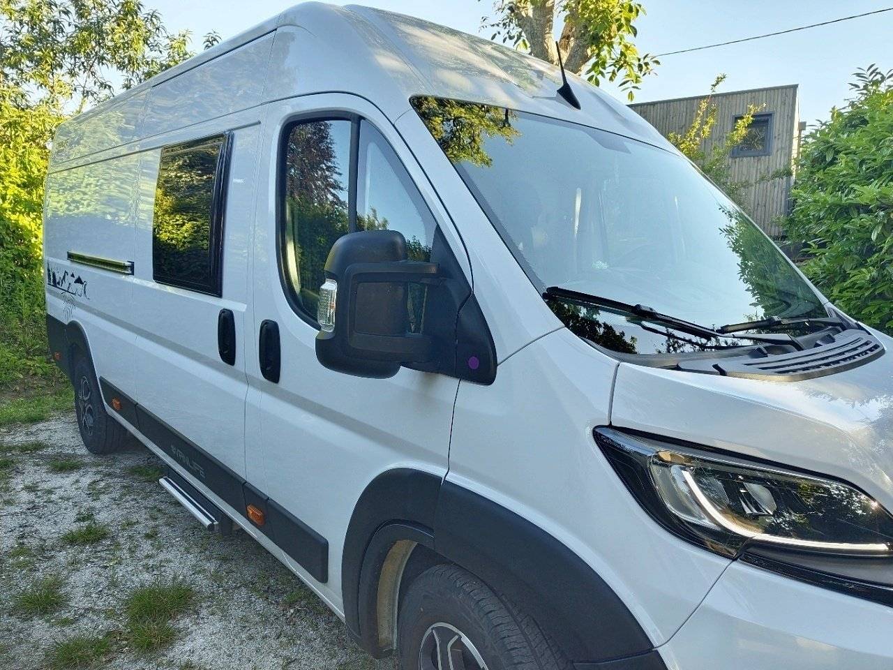 Front view from 3/4 Fiat Ducato 2,2 l Multijet 130 ch. - Yescapa