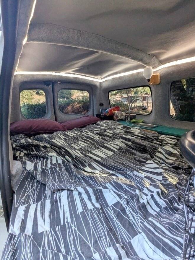 Berth Renault Kangoo Maxi - Yescapa