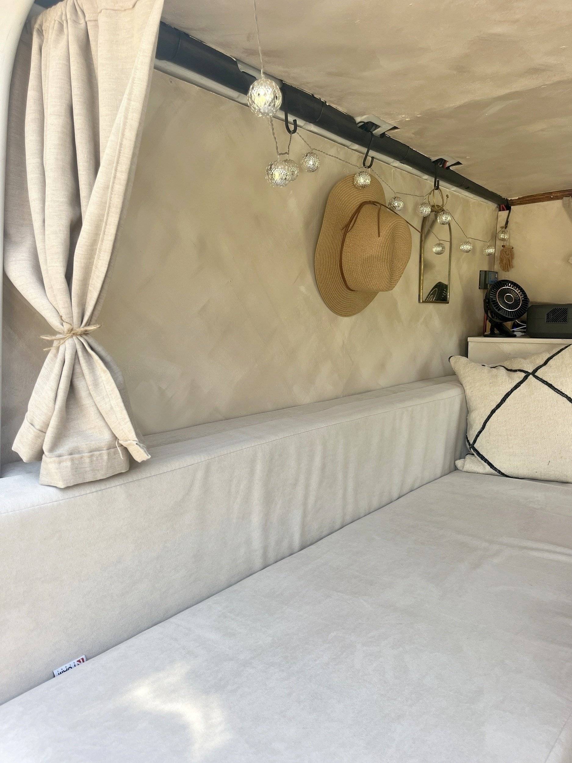 Berth Renault Renault Trafic - Yescapa