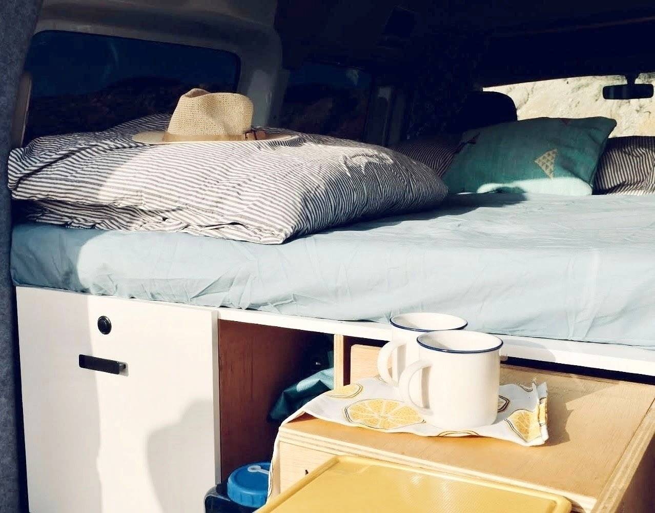 Dining Area Renault - Yescapa