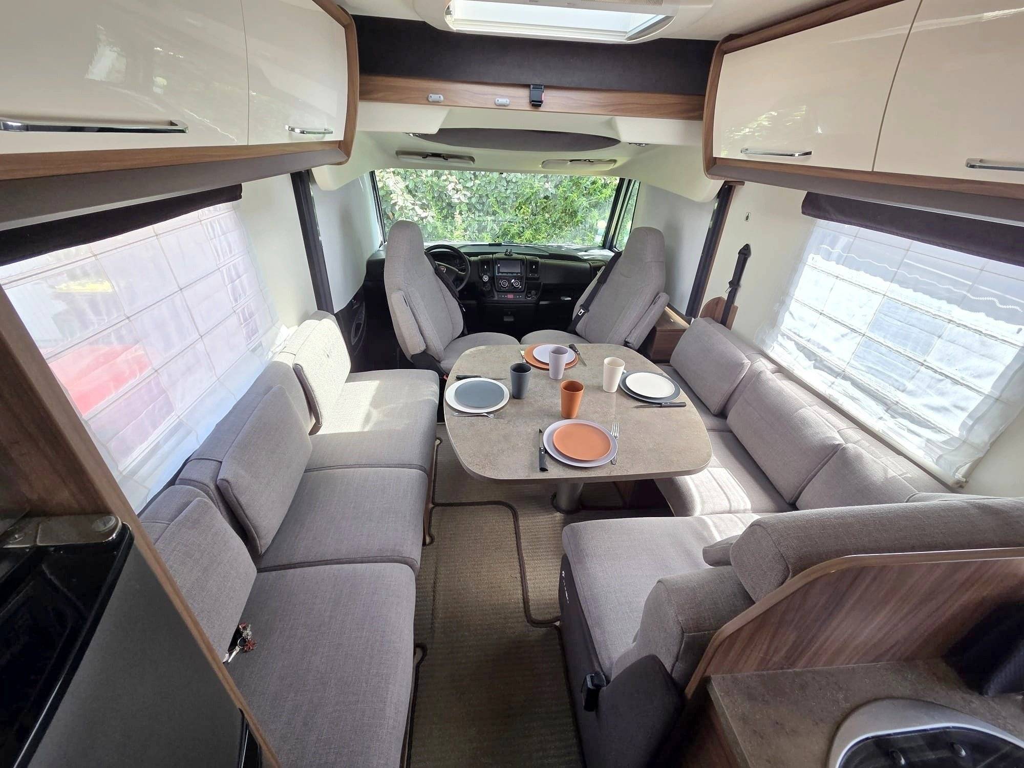 Menjador Fiat Ducato 2,2 l Multijet 130 ch. - Yescapa