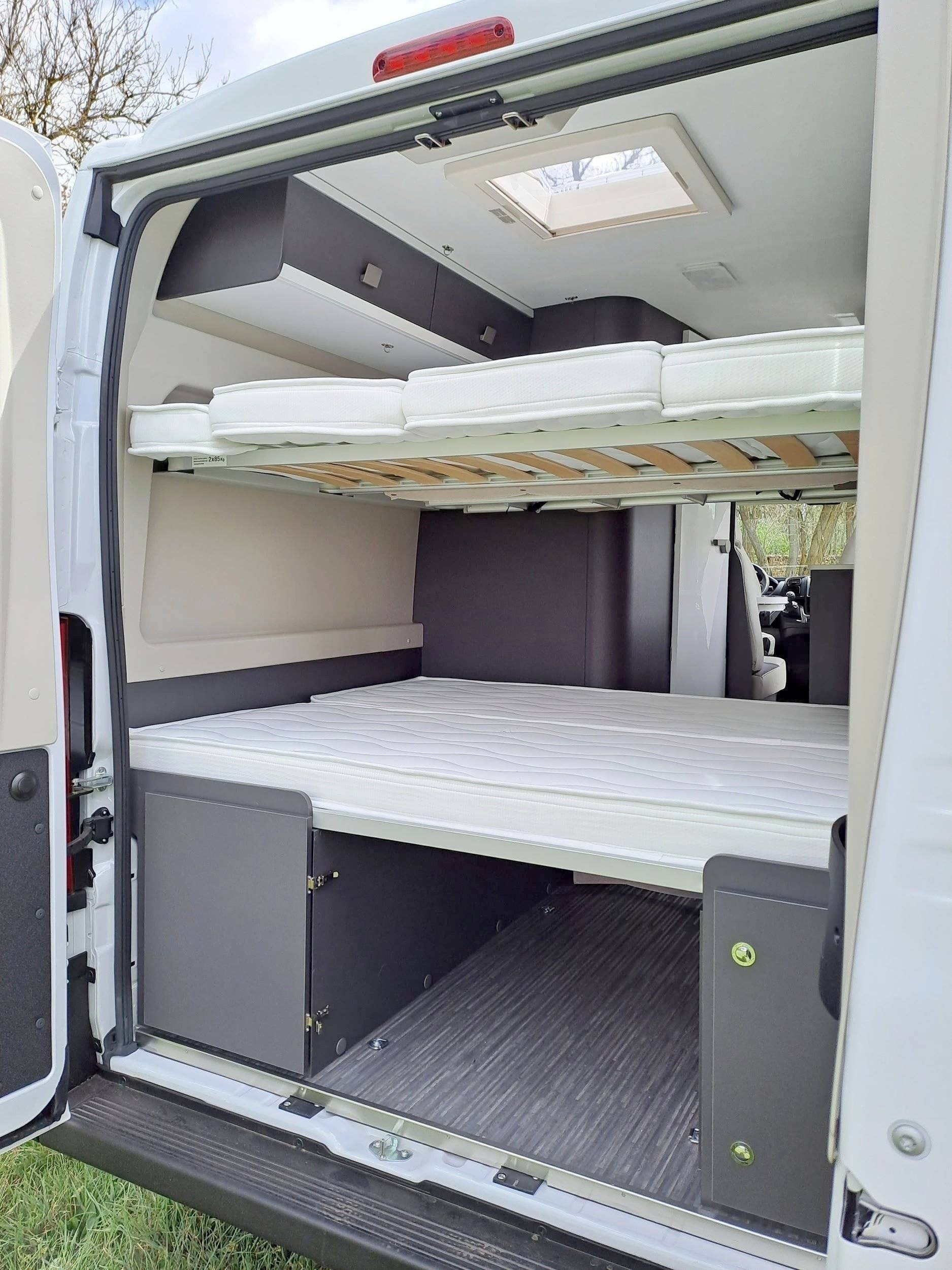 Mclouis Menfys VAN S-Line 3 Maxi