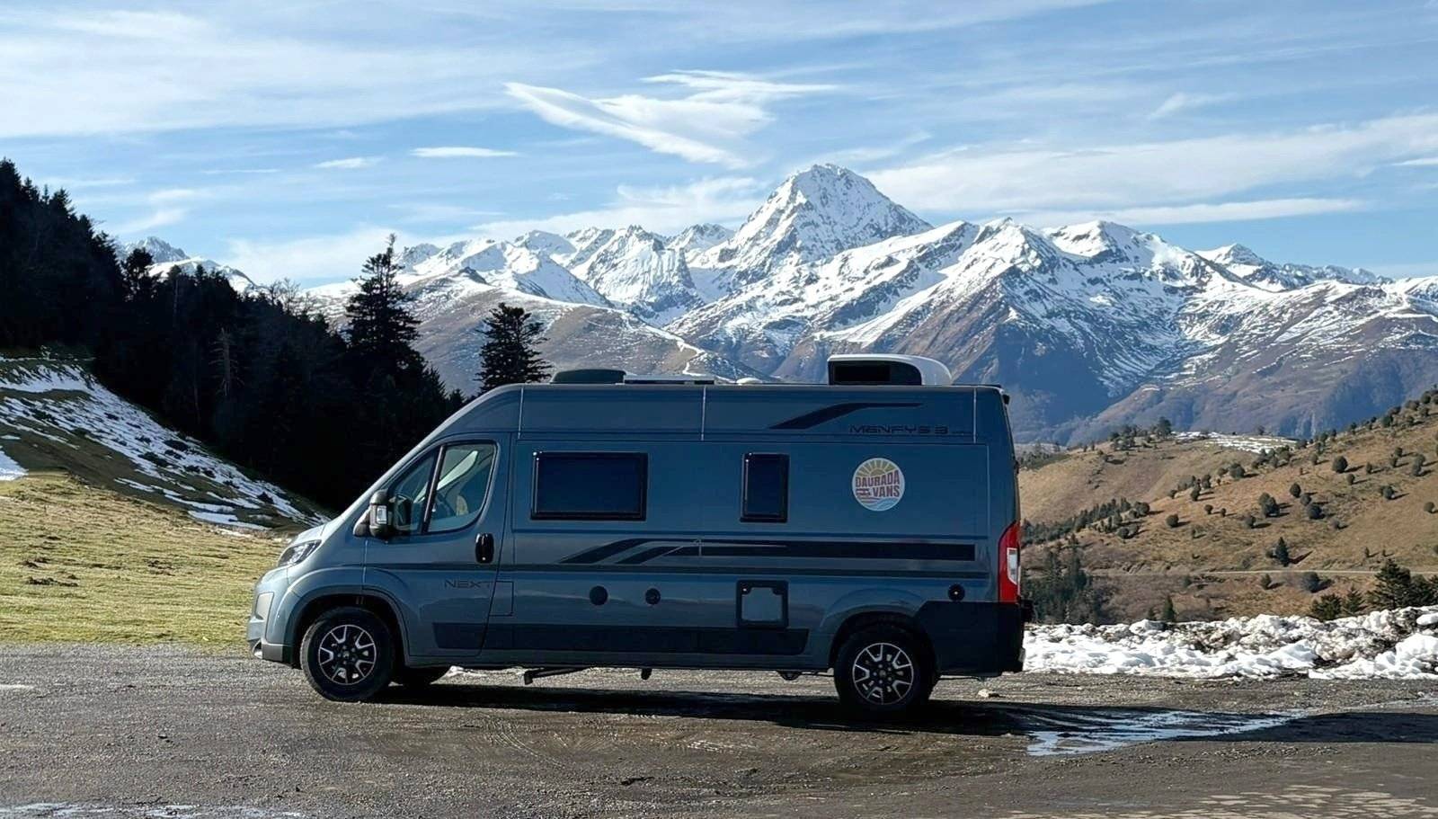 schräge Vorderansicht Citroën Citroën jumper 140 cv - Yescapa