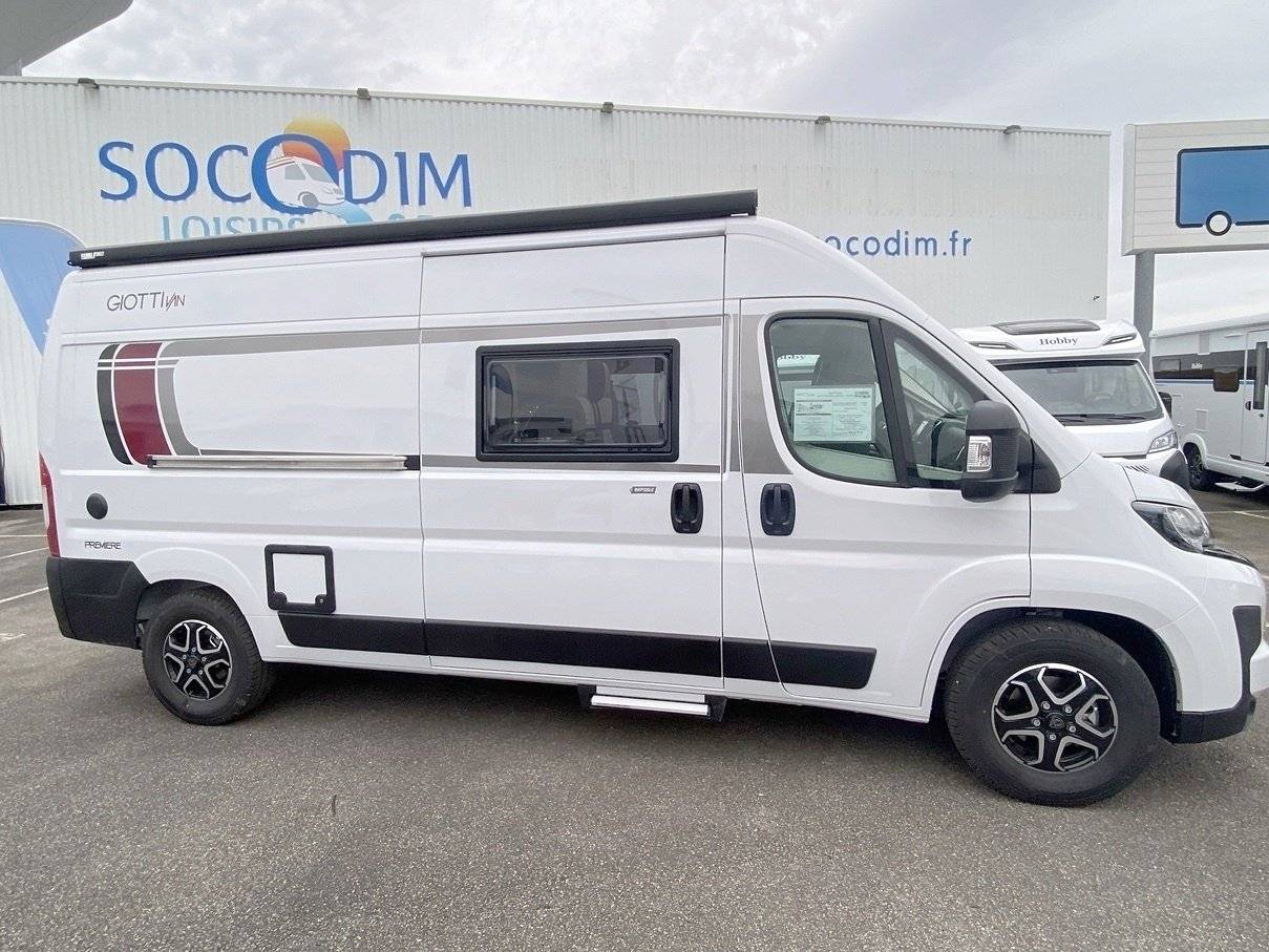 Front view from 3/4  - Yescapa