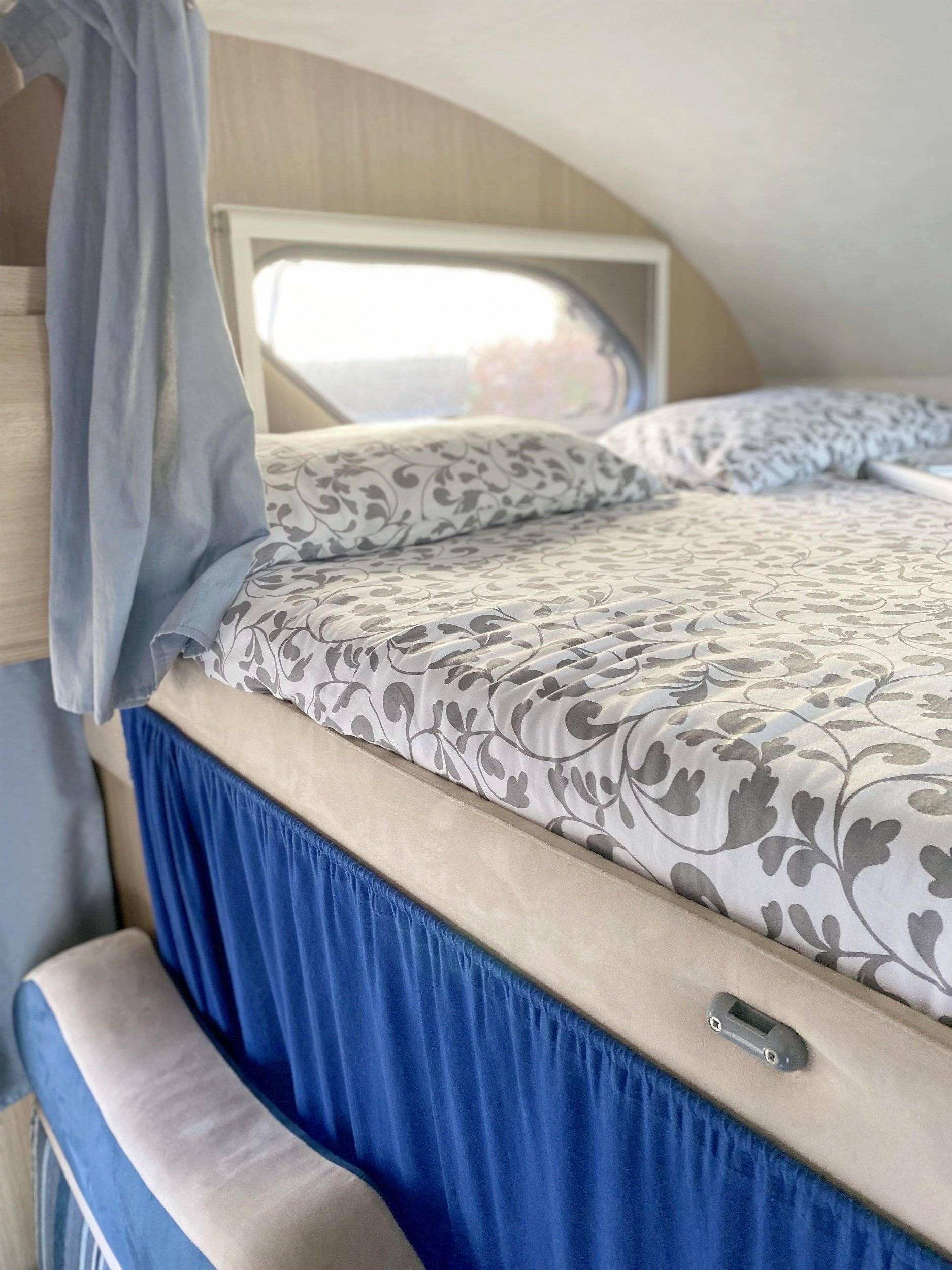 Schlafplätze Fiat Ducato 2,2 l JTD 100 ch. - Yescapa