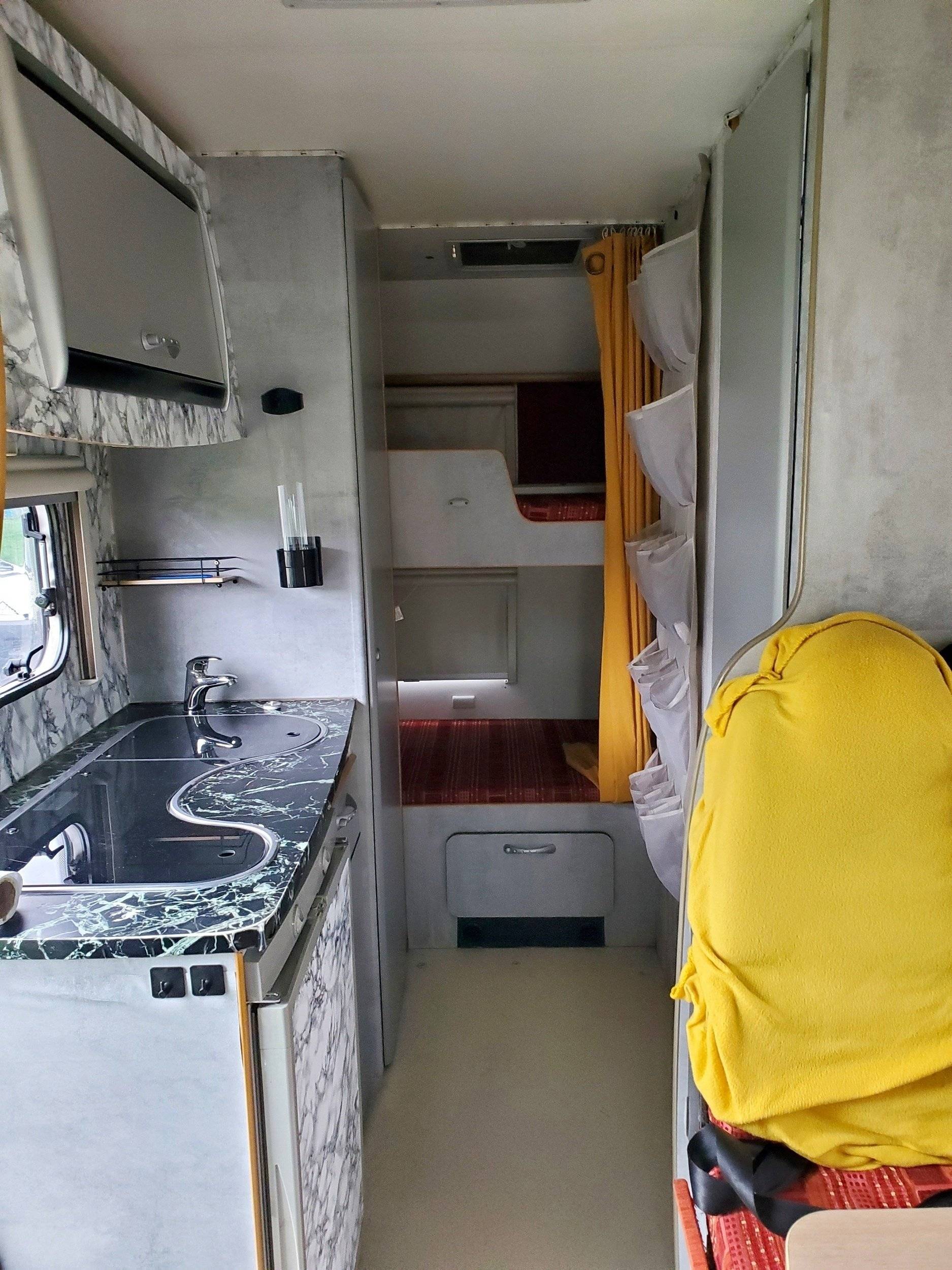 Angolo cucina Ford - Yescapa