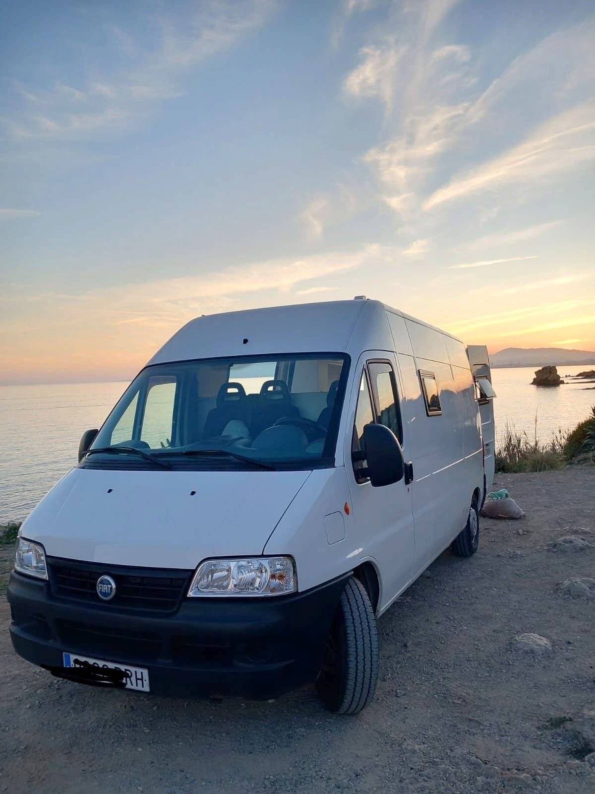 Front view from 3/4 Fiat Ducato 2,3 l JTD 130 ch. - Yescapa