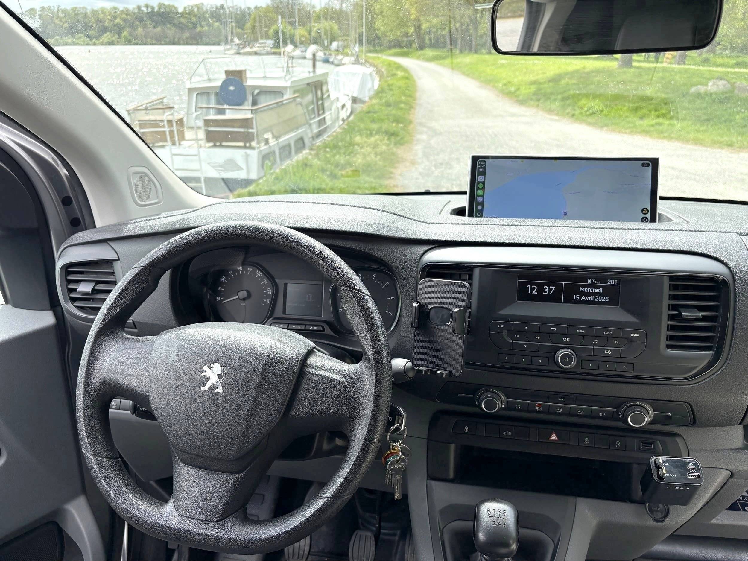 Puesto de conducción Peugeot Expert 2 l Blue HDI 150 ch - Yescapa