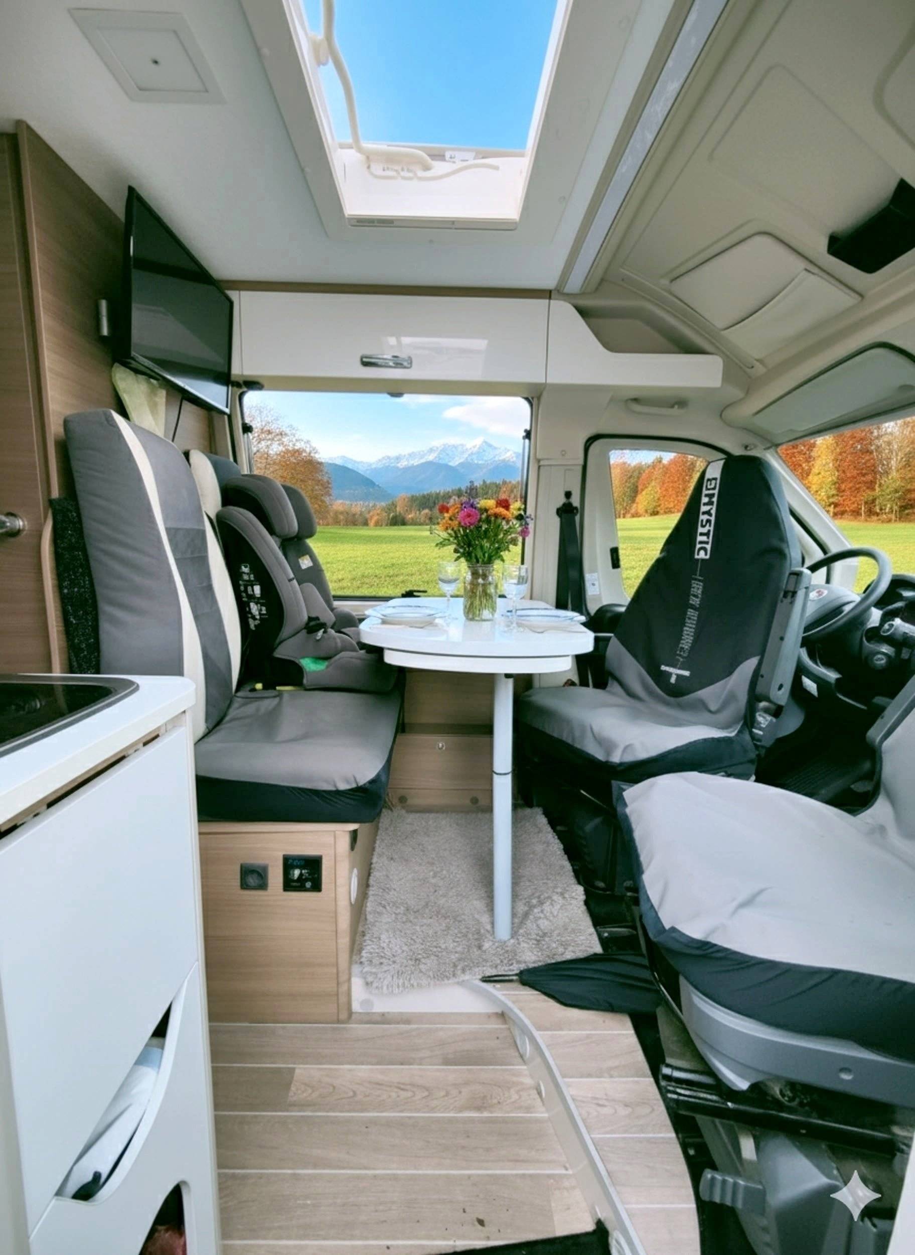 Mclouis Menfys VAN S-Line 3 Maxi