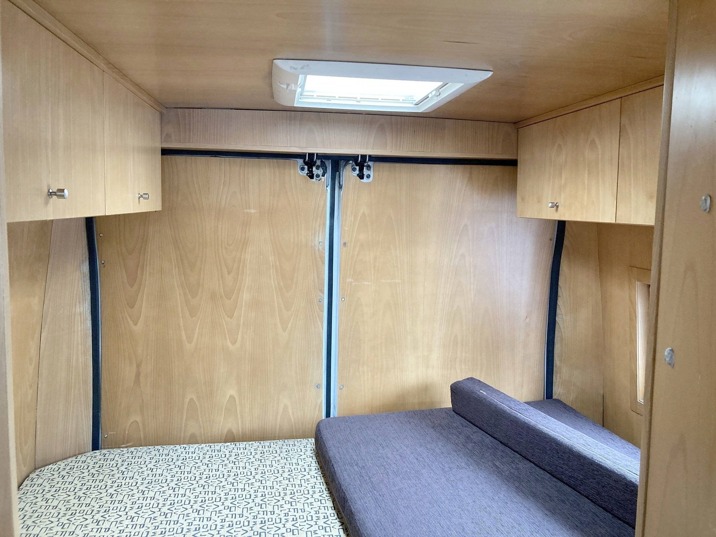 Berth Peugeot Boxer - Yescapa