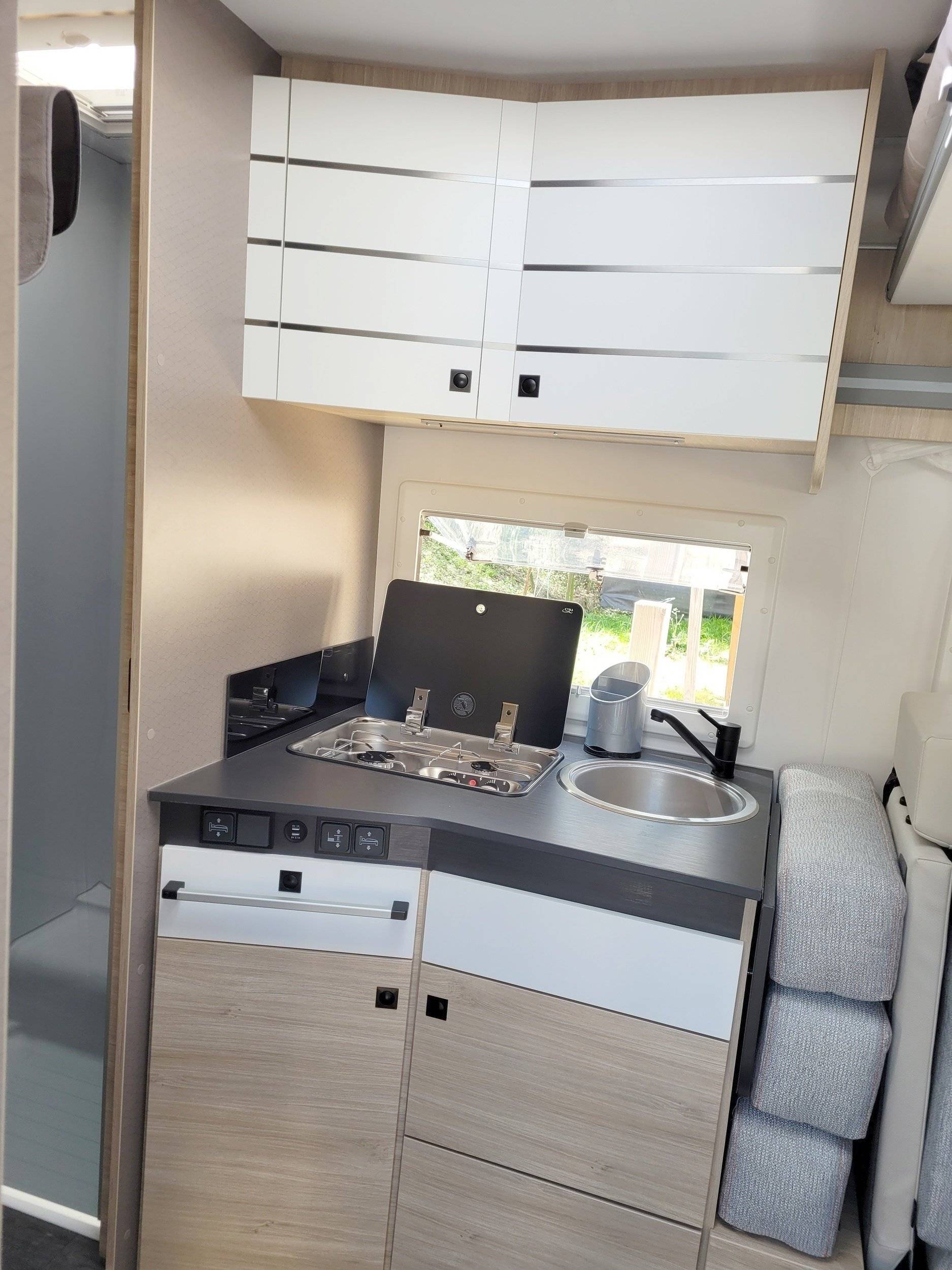 Challenger 380 start edition