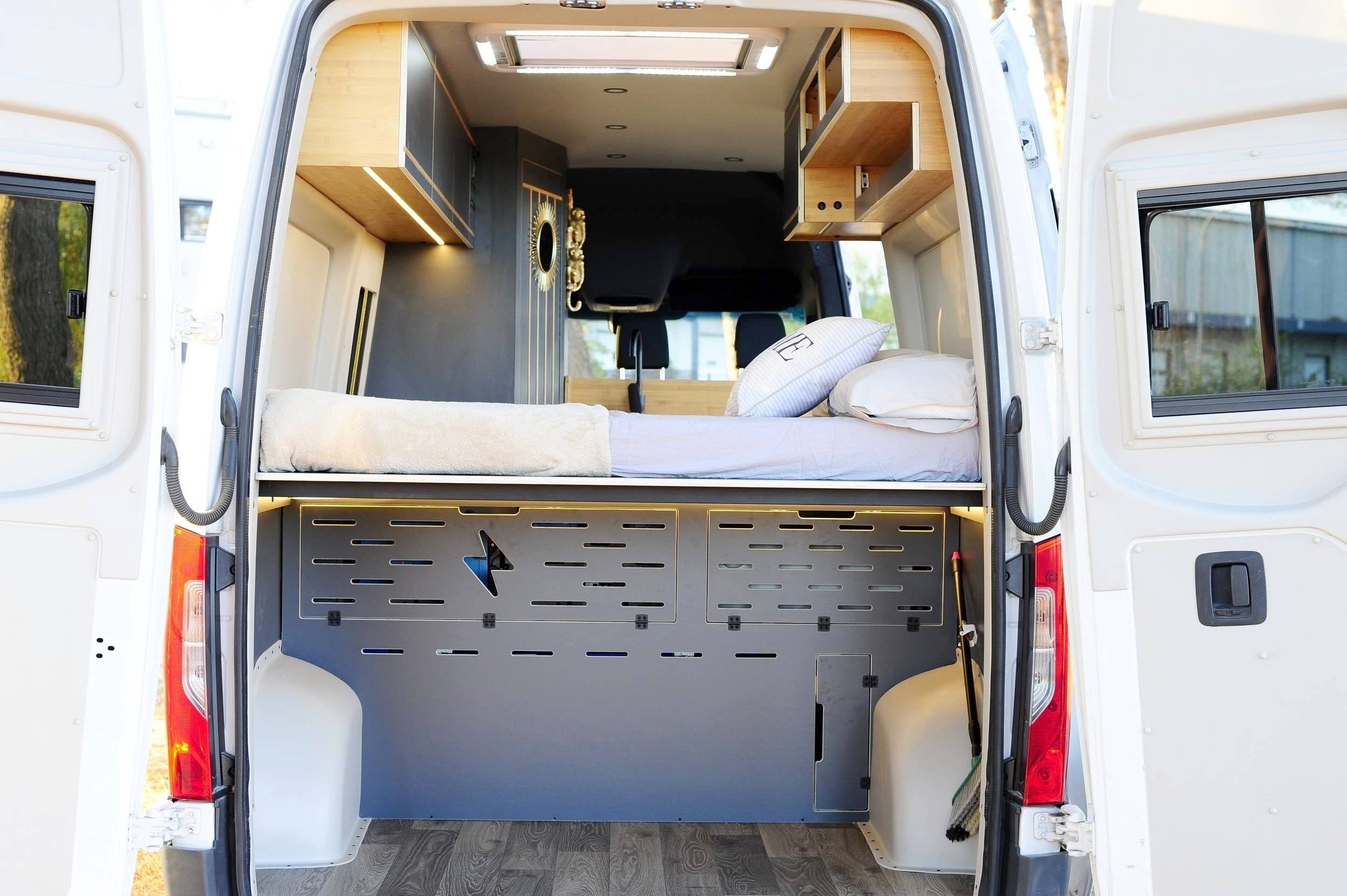 Berth Mercedes Sprinter 314 cdi - Yescapa