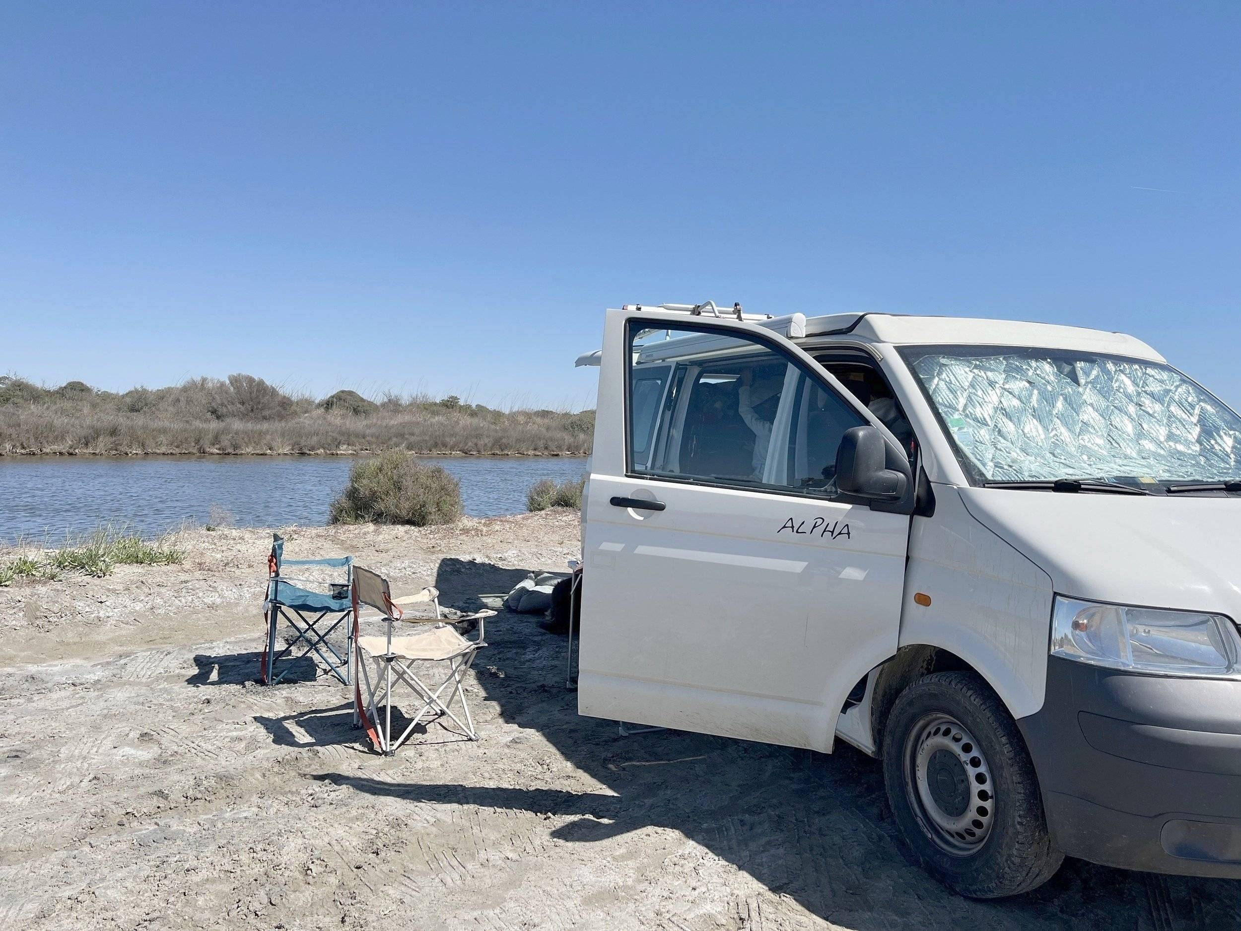 Vista frontale a ¾ Volkswagen T5 2,0 l 140 ch - Yescapa