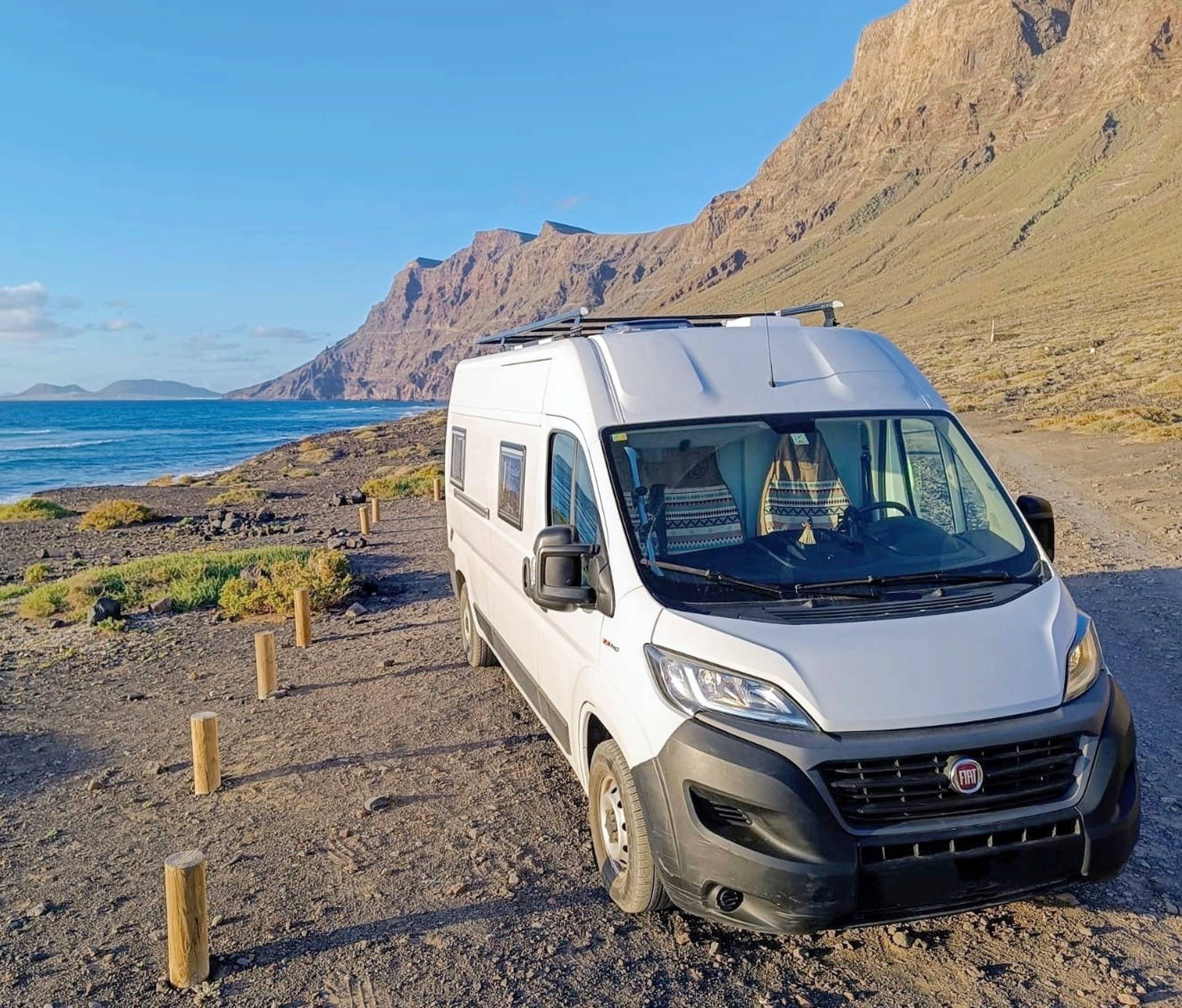 schräge Vorderansicht Fiat Fiat 2.3 - Yescapa