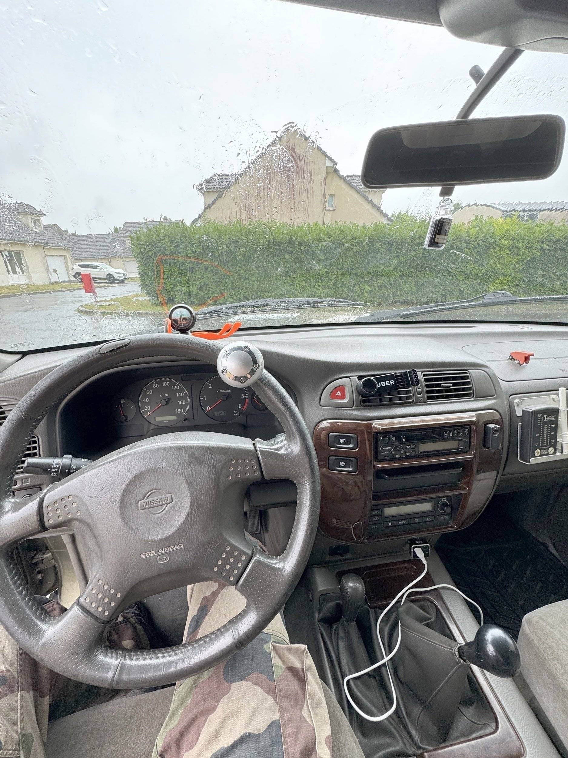 Poste de conduite Nissan patrol - Yescapa