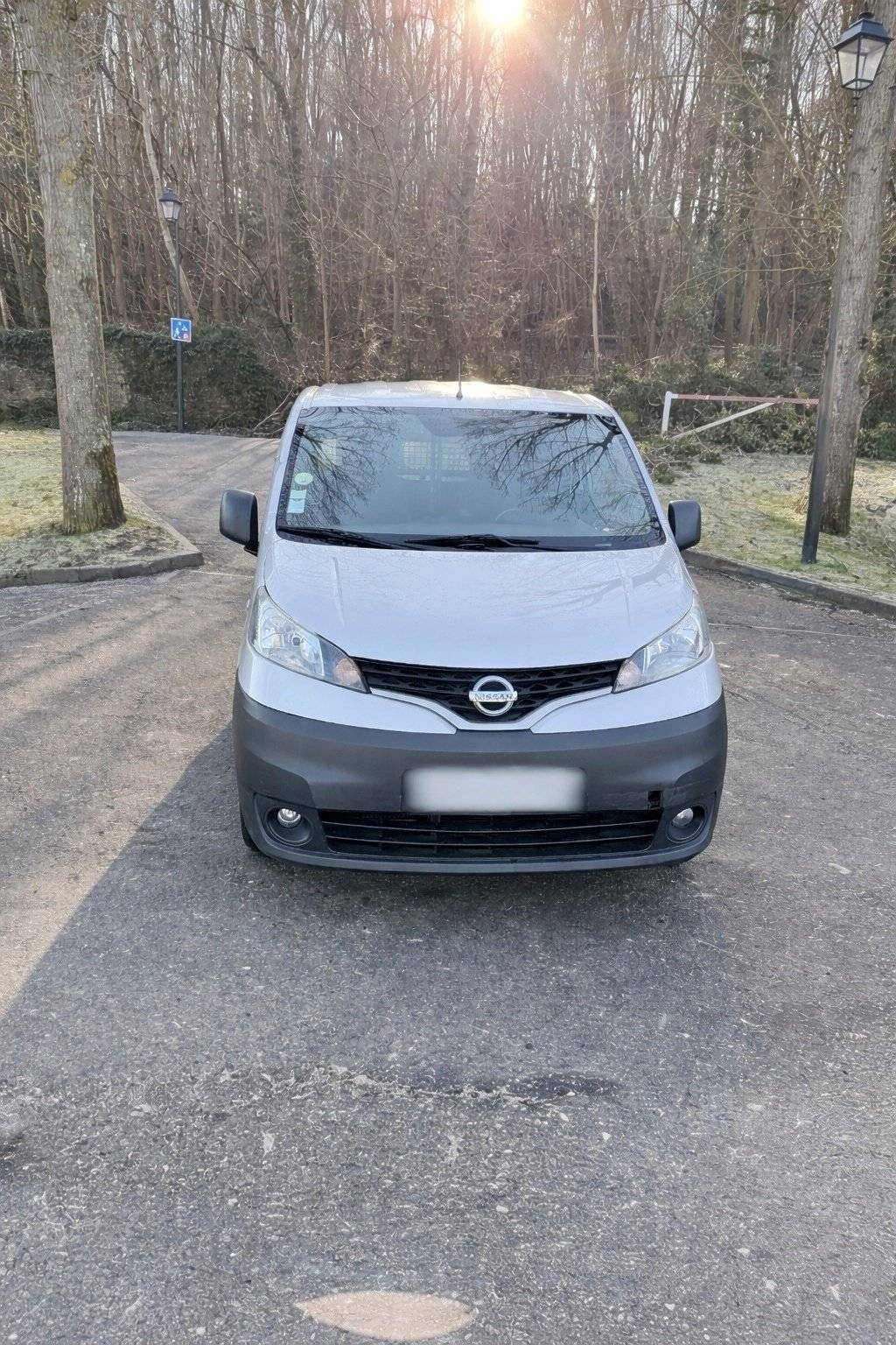 Front view from 3/4 nissan - Yescapa