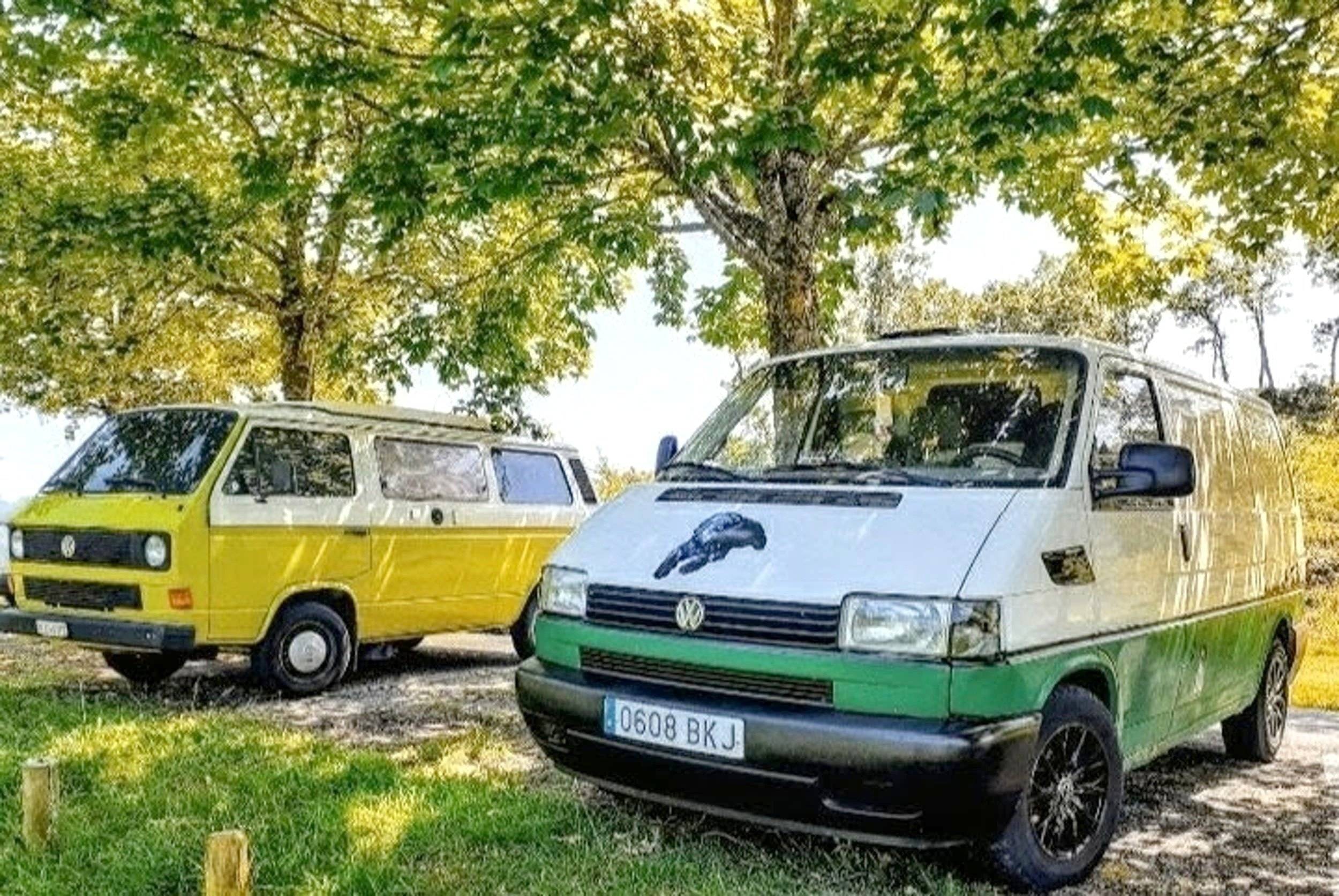 Vista frontale a ¾ Volkswagen Transporter T4 - Yescapa