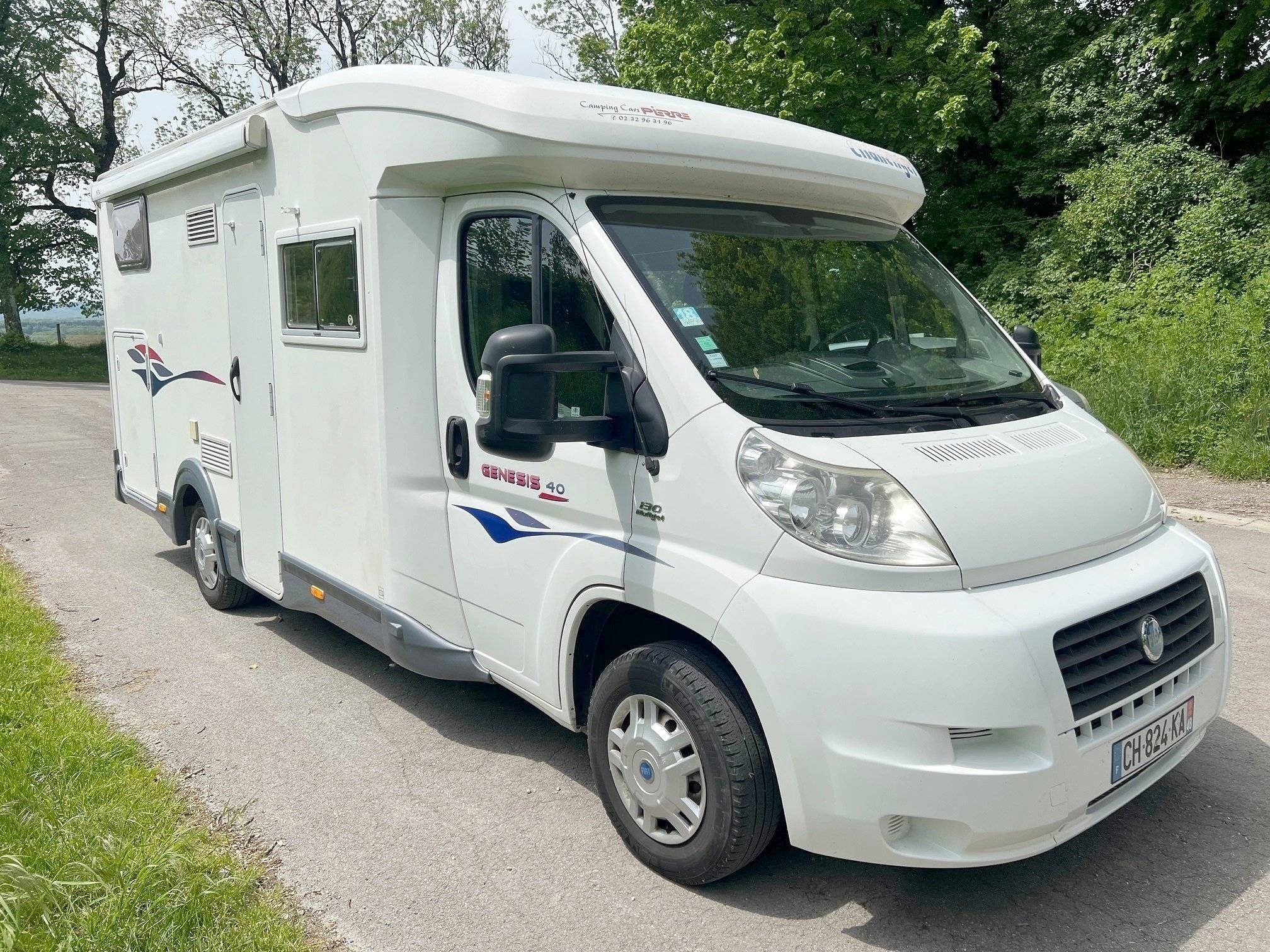 schräge Vorderansicht Fiat genesis - Yescapa