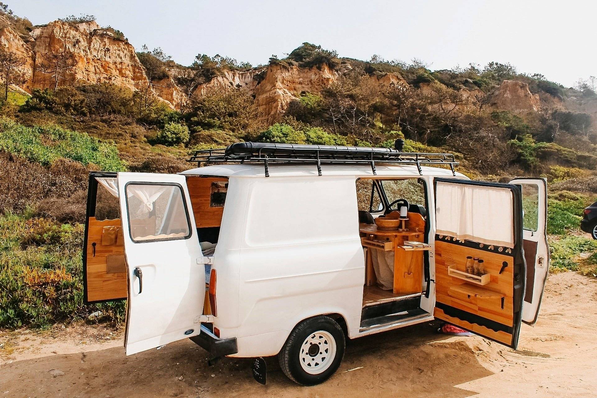 Car Caravane Ford transit