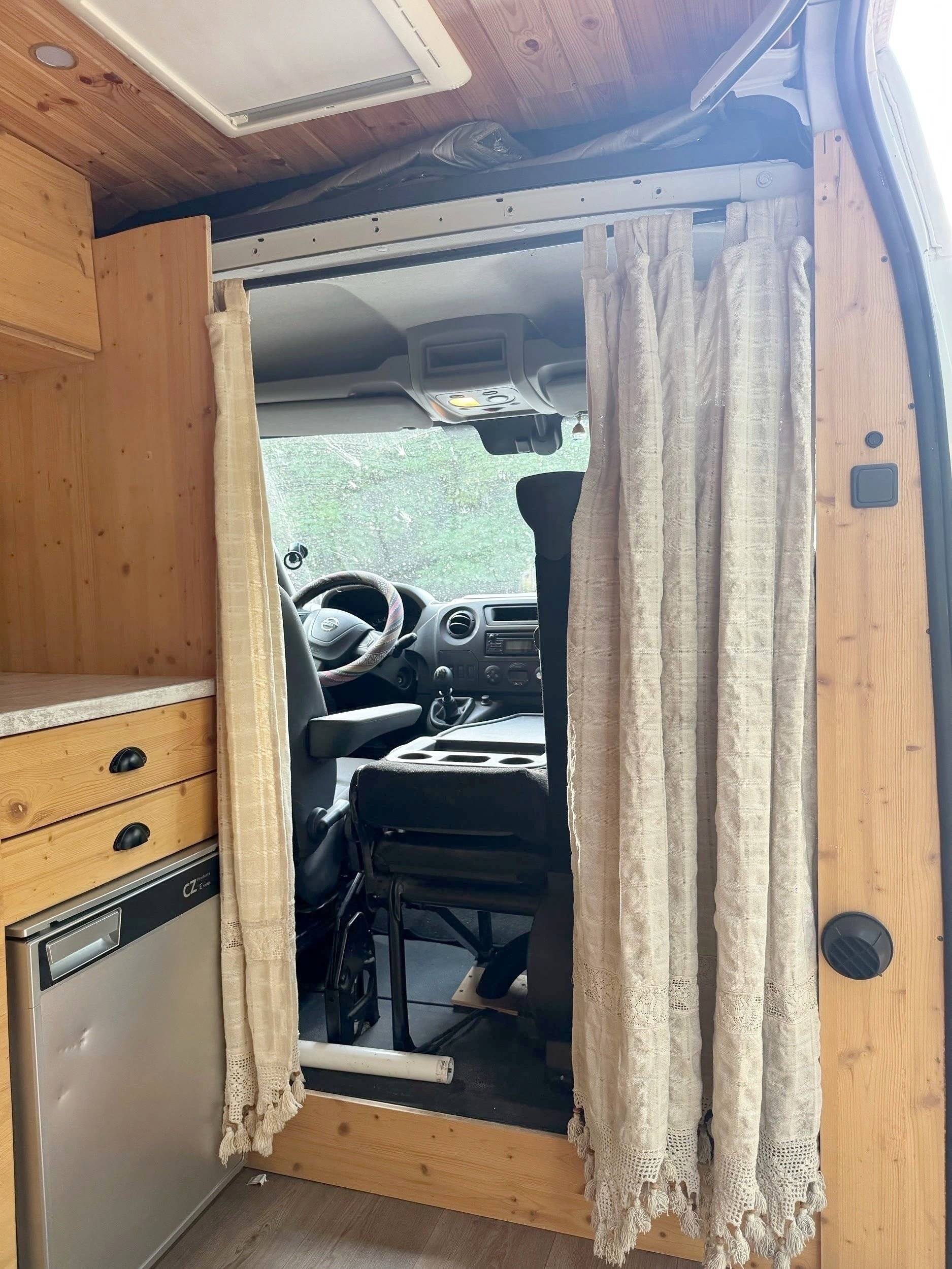 Nissan Nissan NV400