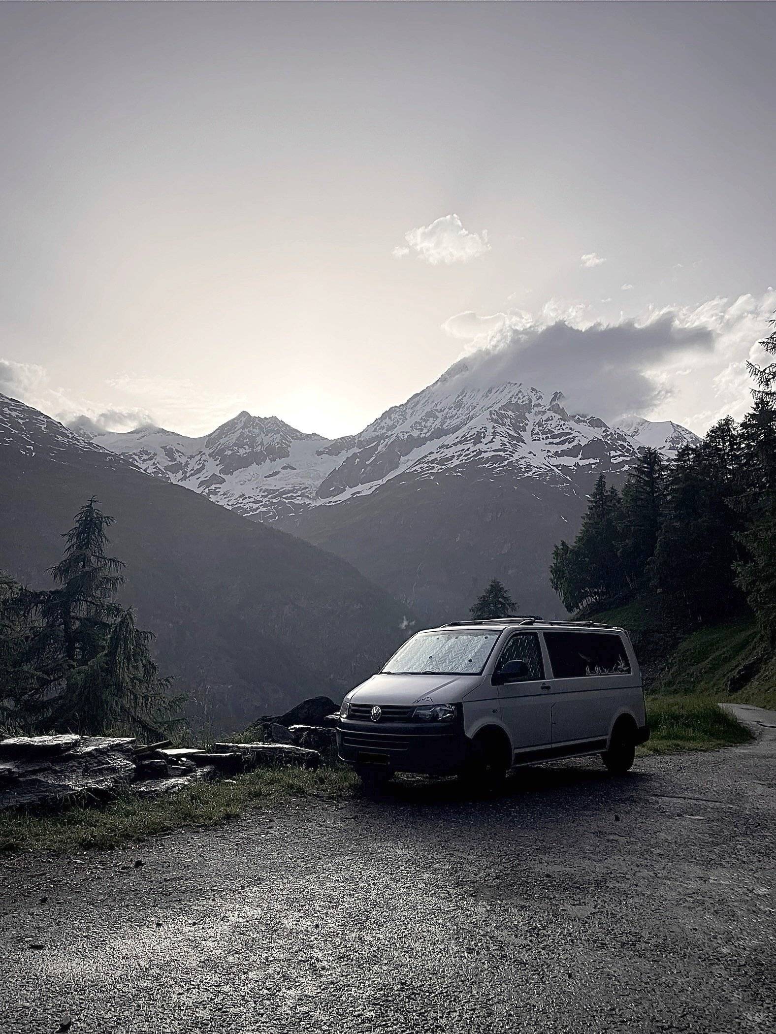Voorkant 3/4 Volkswagen T5 - Yescapa