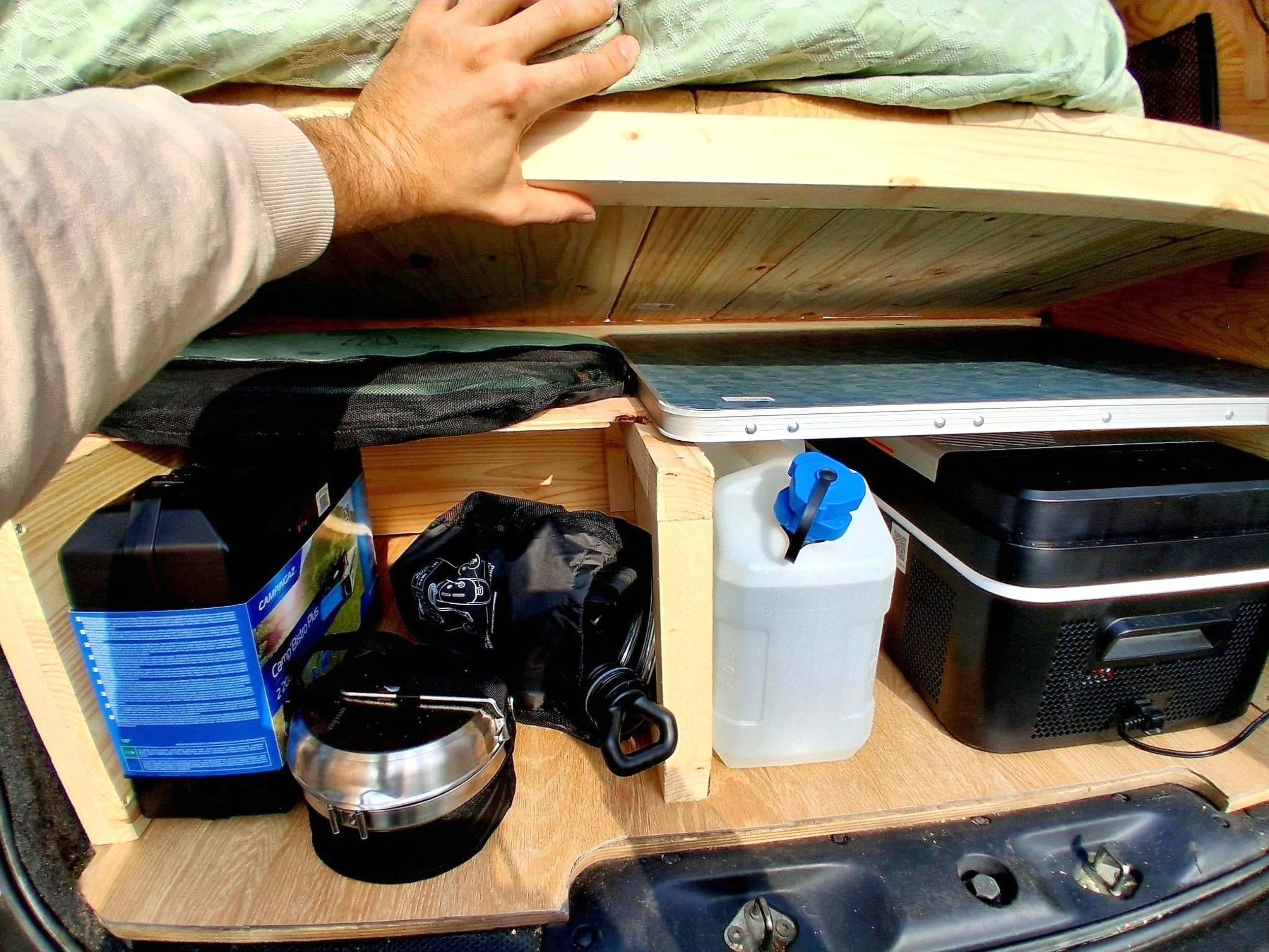 Couchages Nissan NV200 - Yescapa