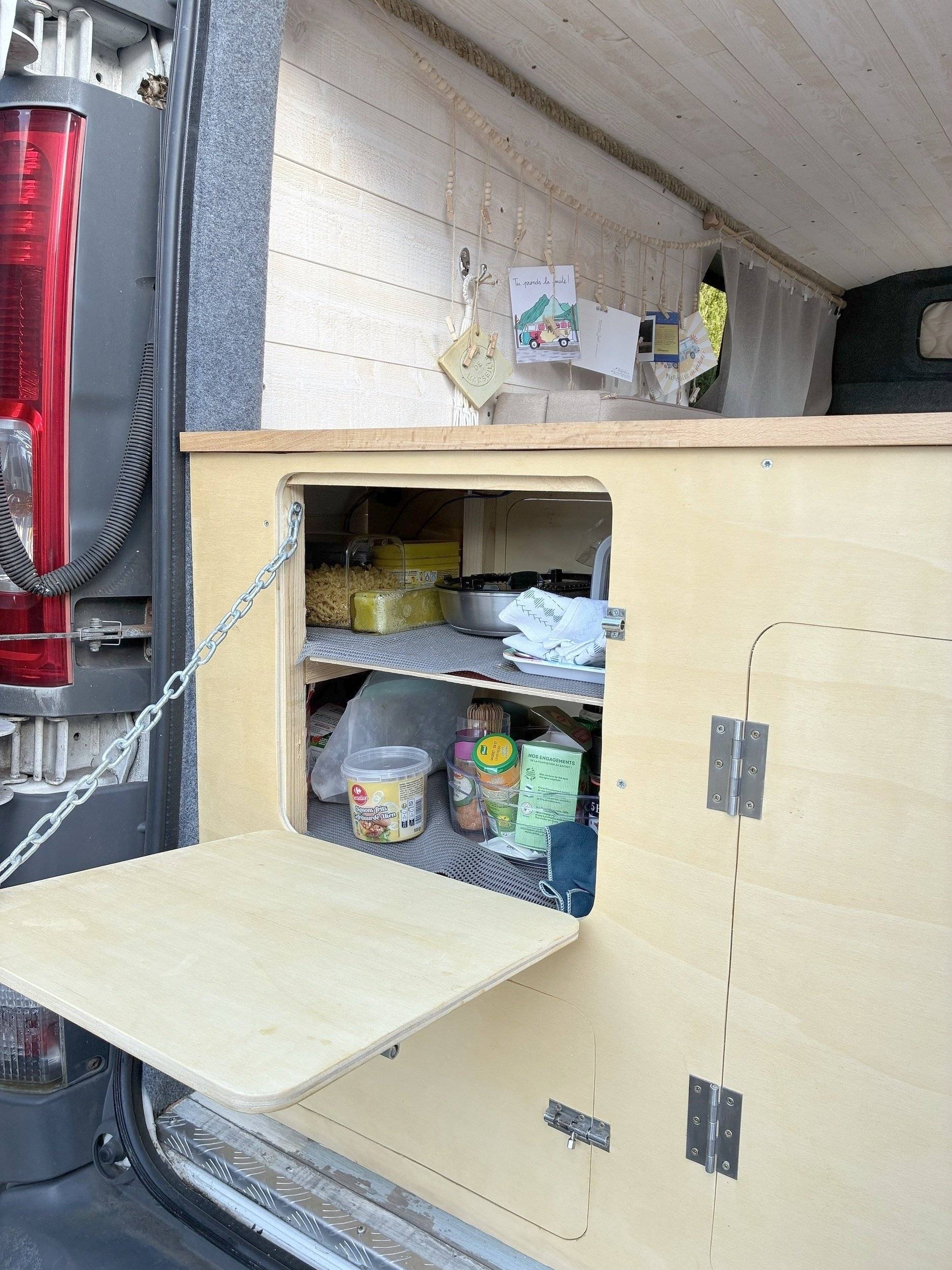 Kitchenette Opel Vivaro - Yescapa