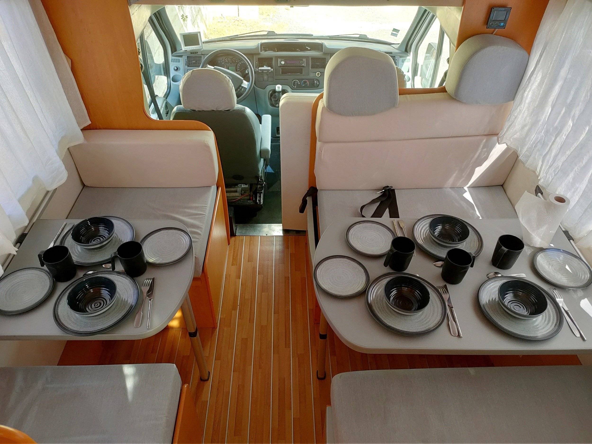 Coin repas Ford ford transit - Yescapa