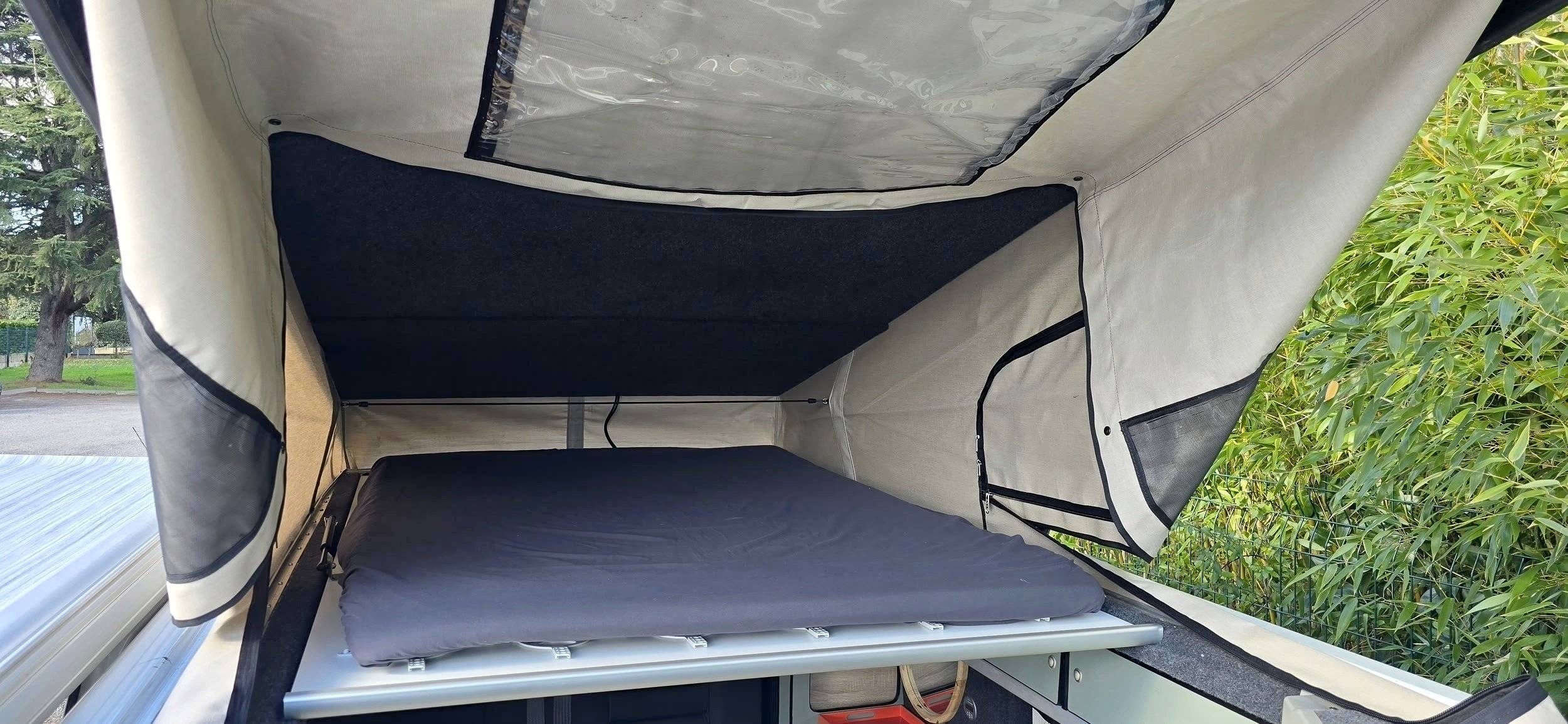 Schlafplätze Renault Trafic L2H1 2 l 140 ch - Yescapa