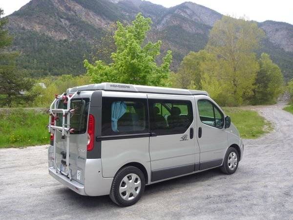 Rear view Renault Trafic X-Cursion DCI 100ch - Yescapa