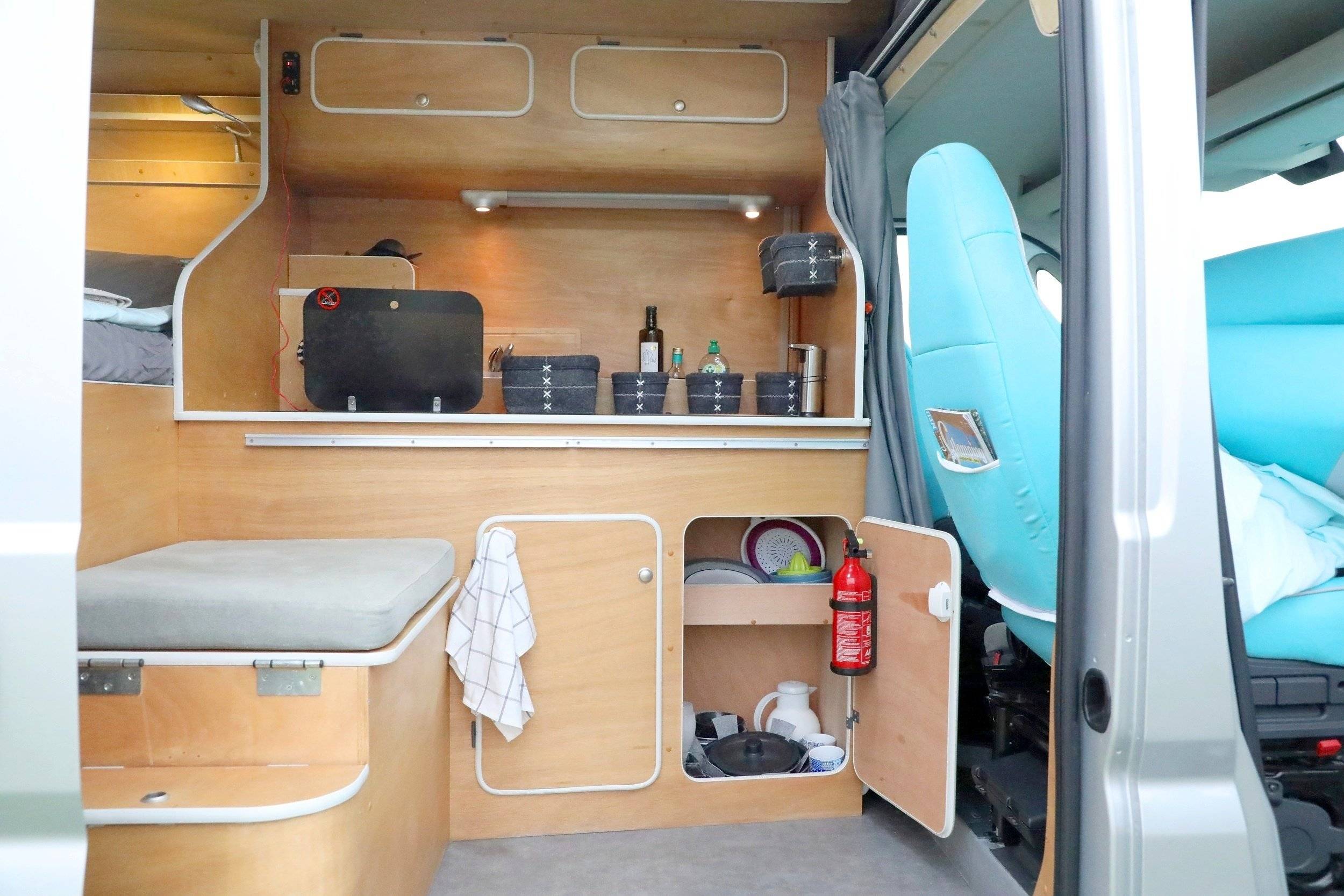 SURF CAMPERVAN ACTIVANS 