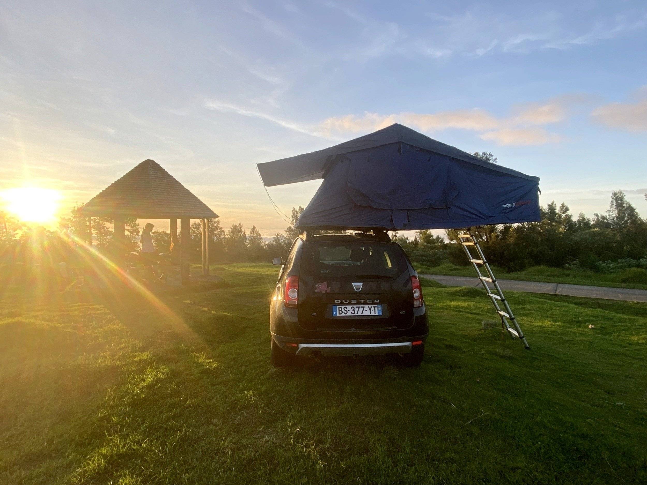 Vista de trás Dacia Duster - Yescapa
