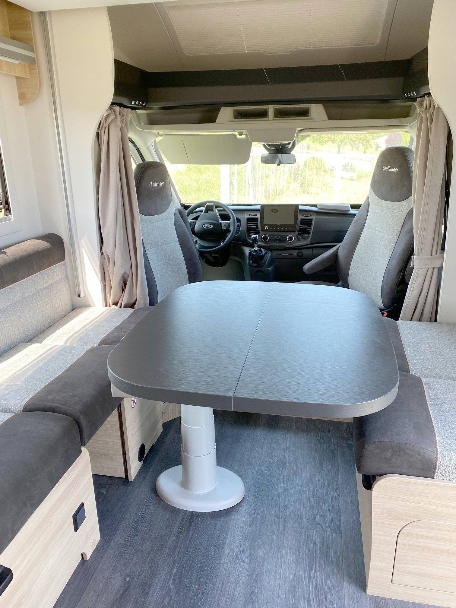 Challenger ford transit