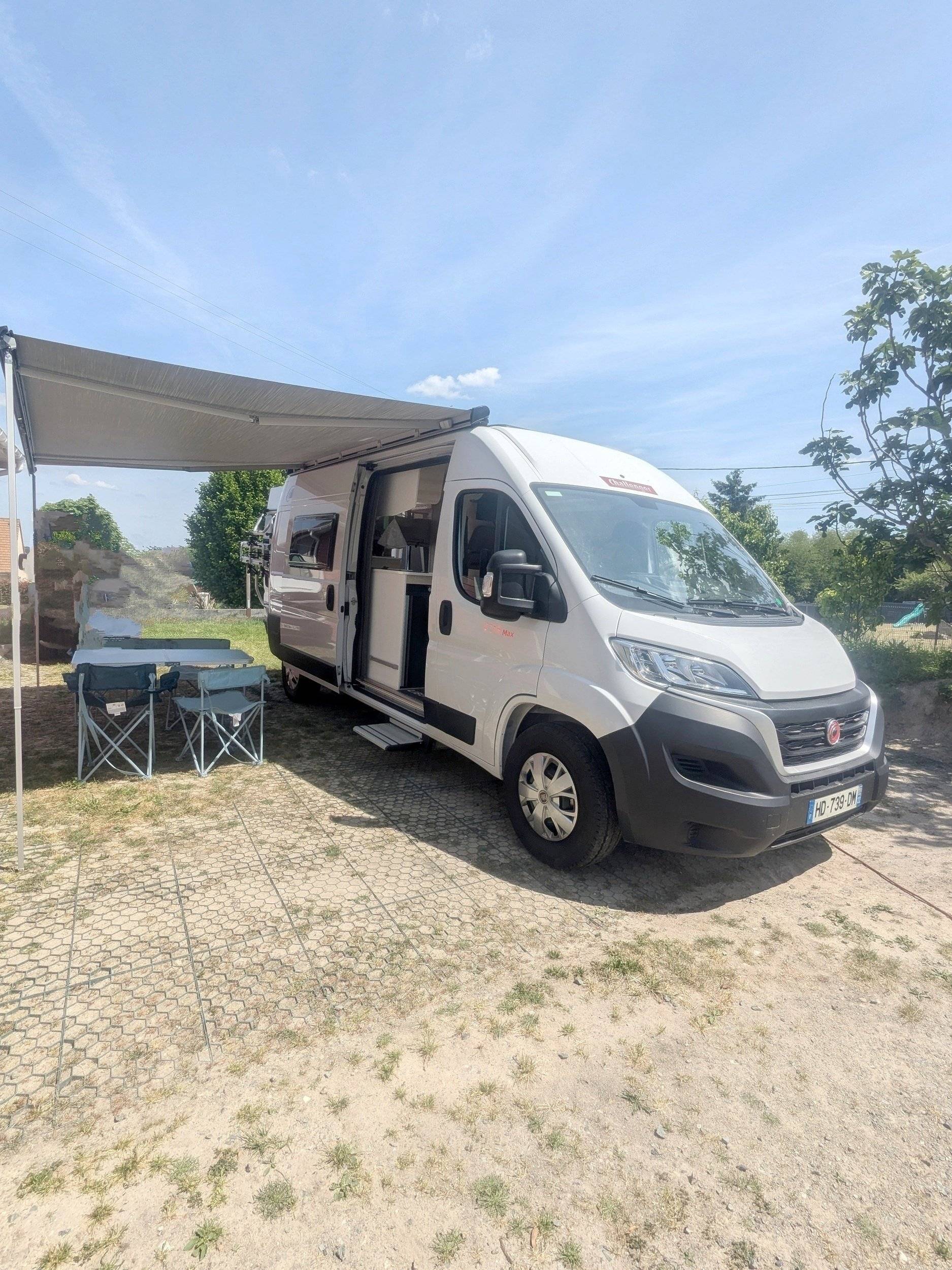 Voorkant 3/4 Fiat Ducato 2,2 l Multijet 130 ch. - Yescapa