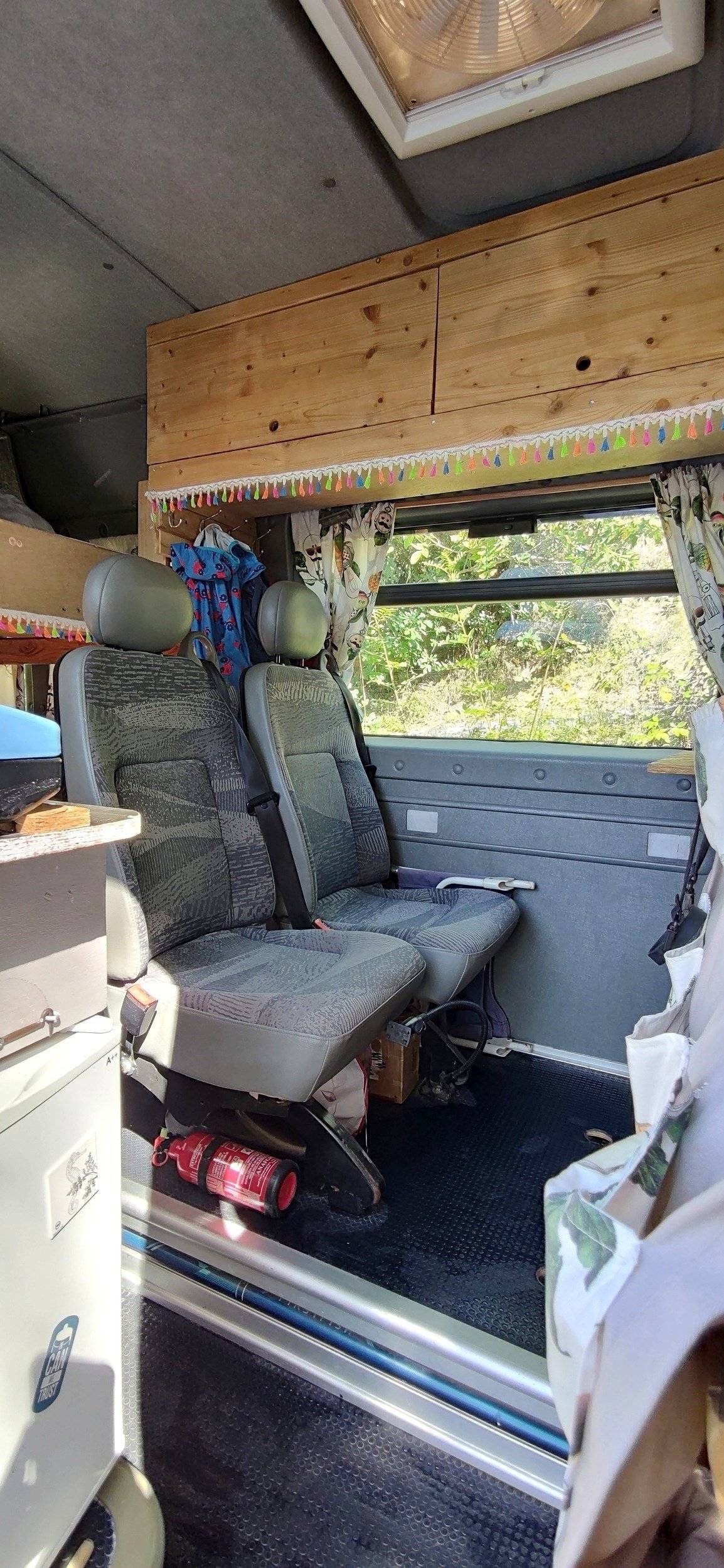 Coin repas Renault Master 2,5 l dCi 100 ch. - Yescapa