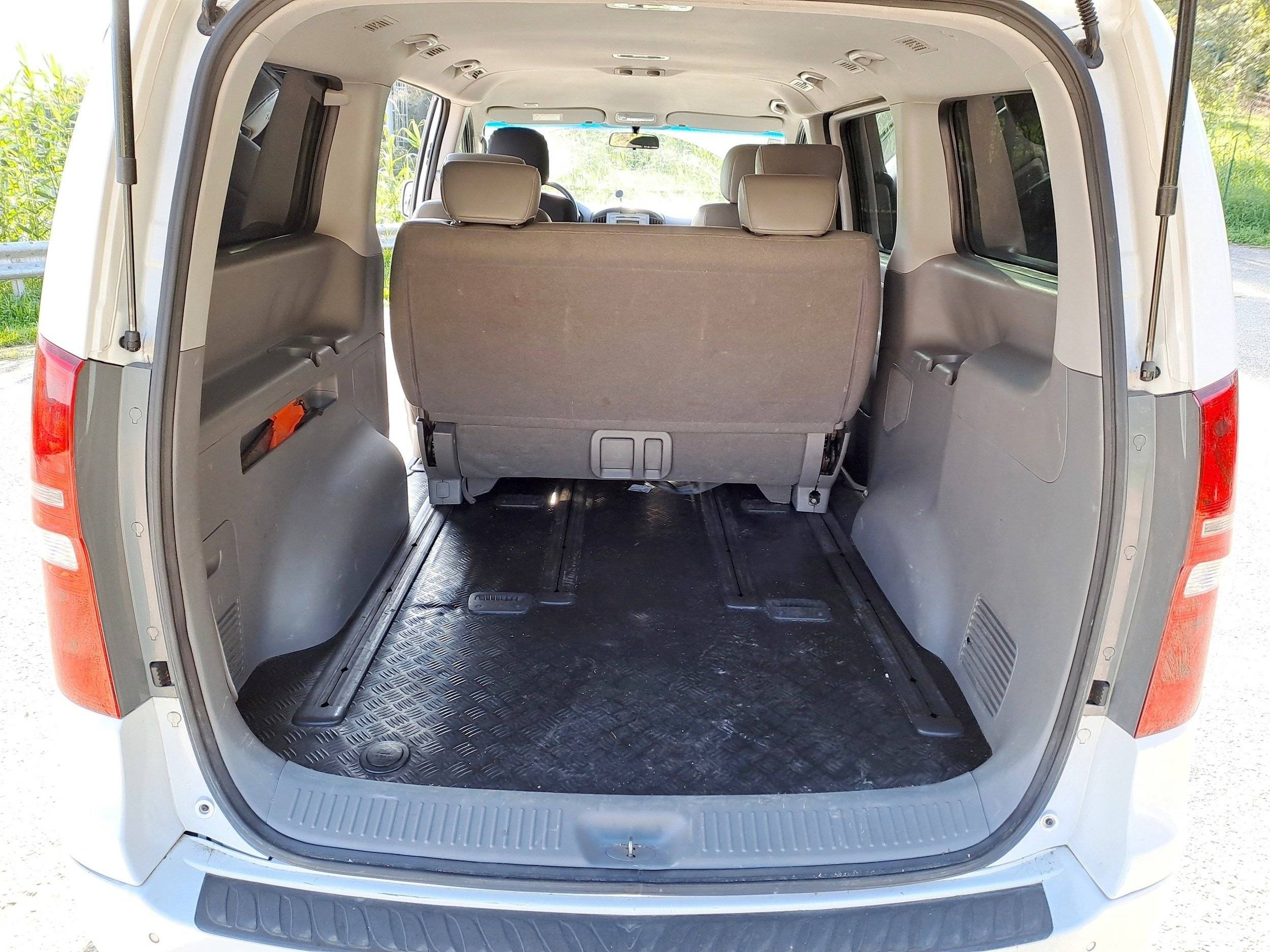 Nomad-Addict Grand Starex 4WD 