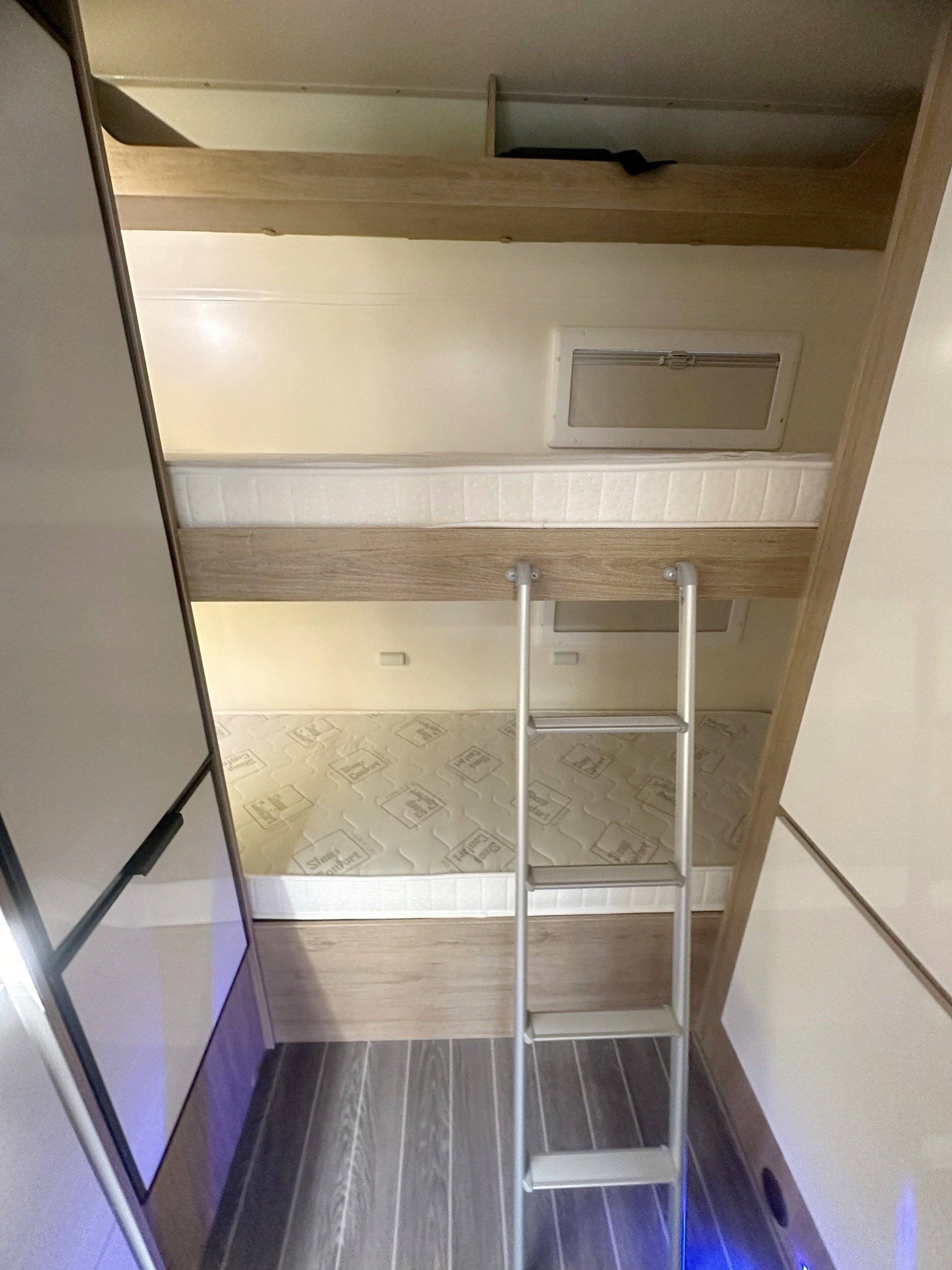 Ci CI AUTOHOMES HORON 77 M