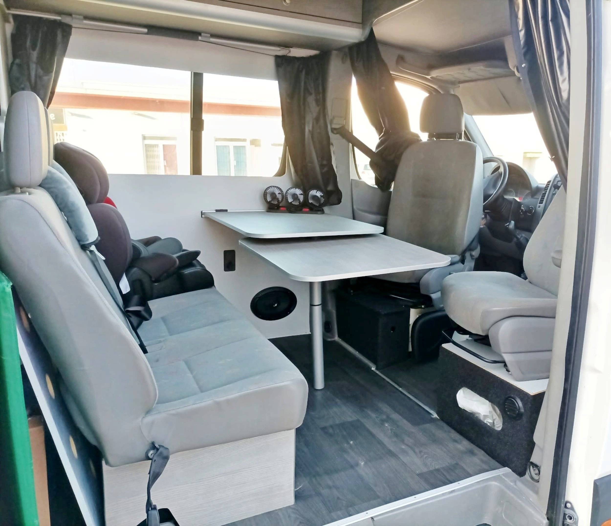 Menjador Volkswagen Crafter 2,5 l 109 ch - Yescapa