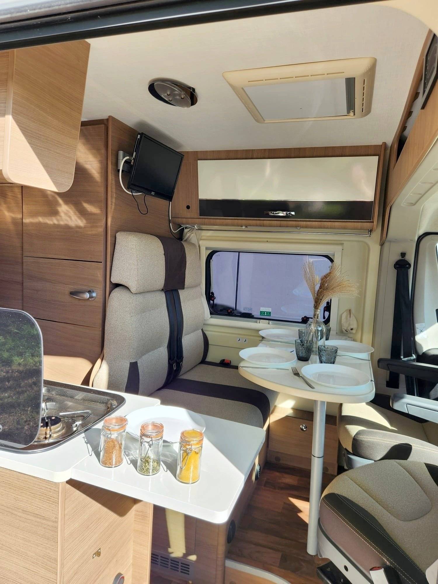 Menjador Fiat Ducato 2,3 l Multijet 130 ch. - Yescapa