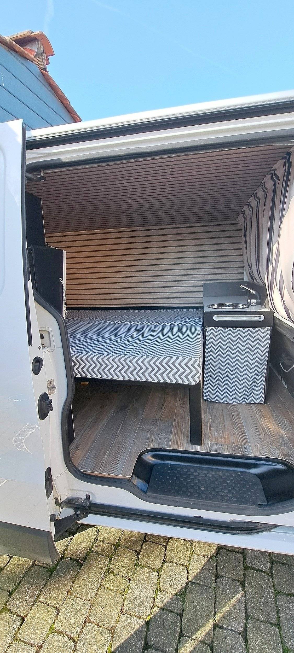 Campster Trafic 1,6 l 120 ch