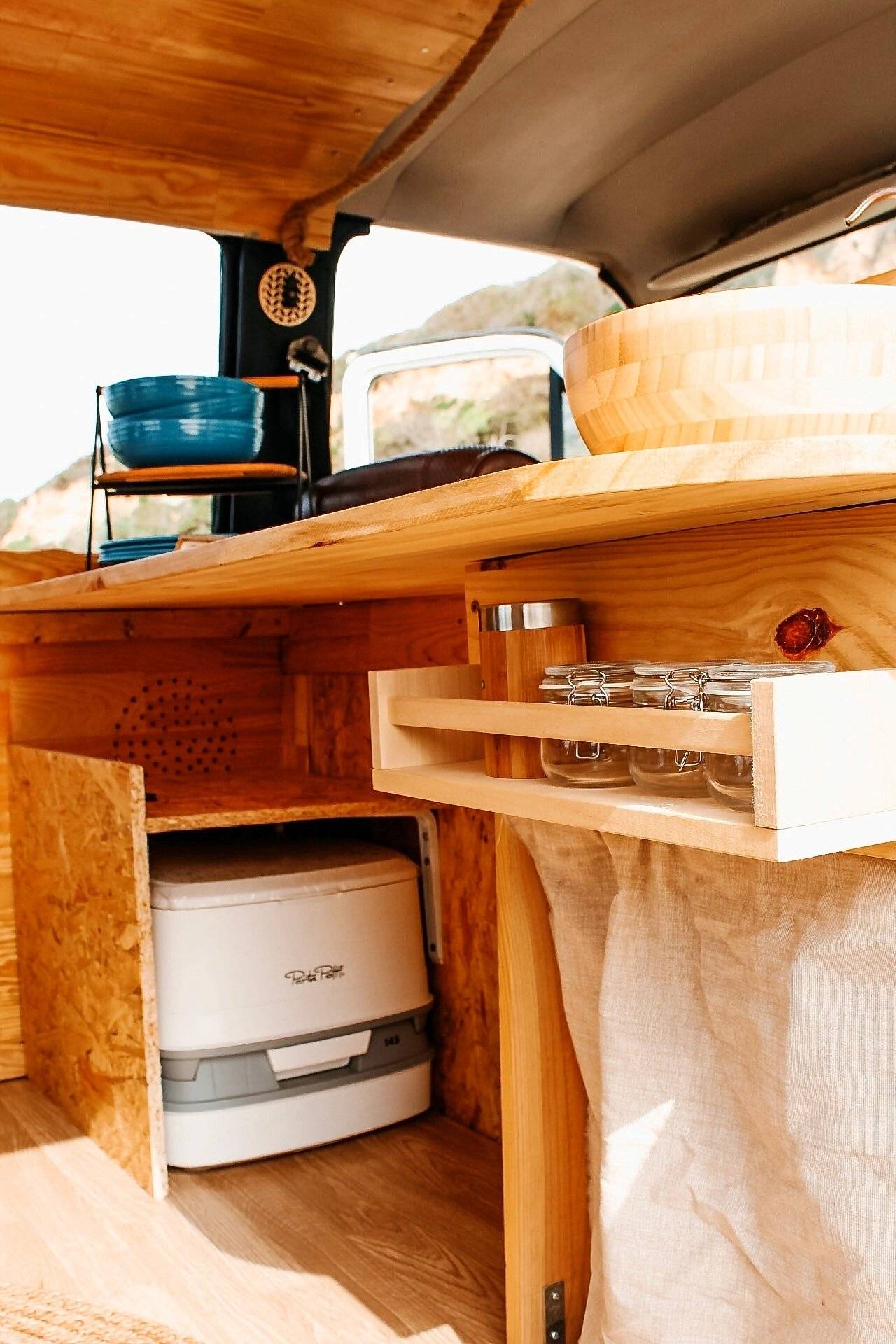 Car Caravane Ford transit