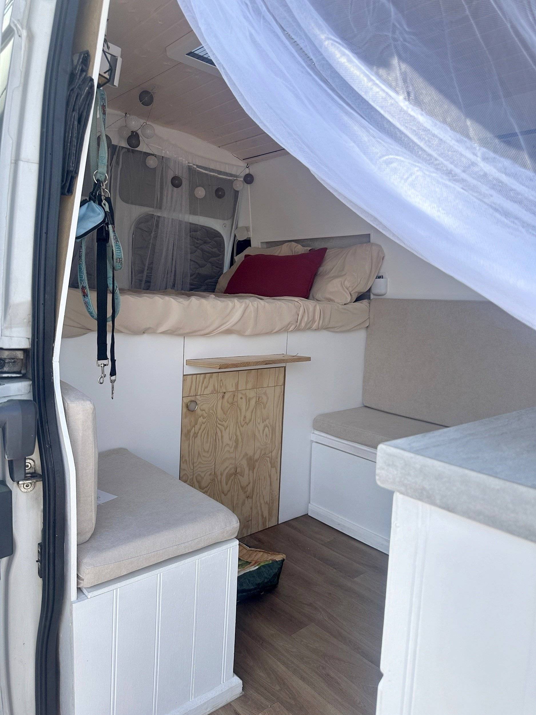 Dinette Citroën Jumper 2,2 l 110 ch - Yescapa