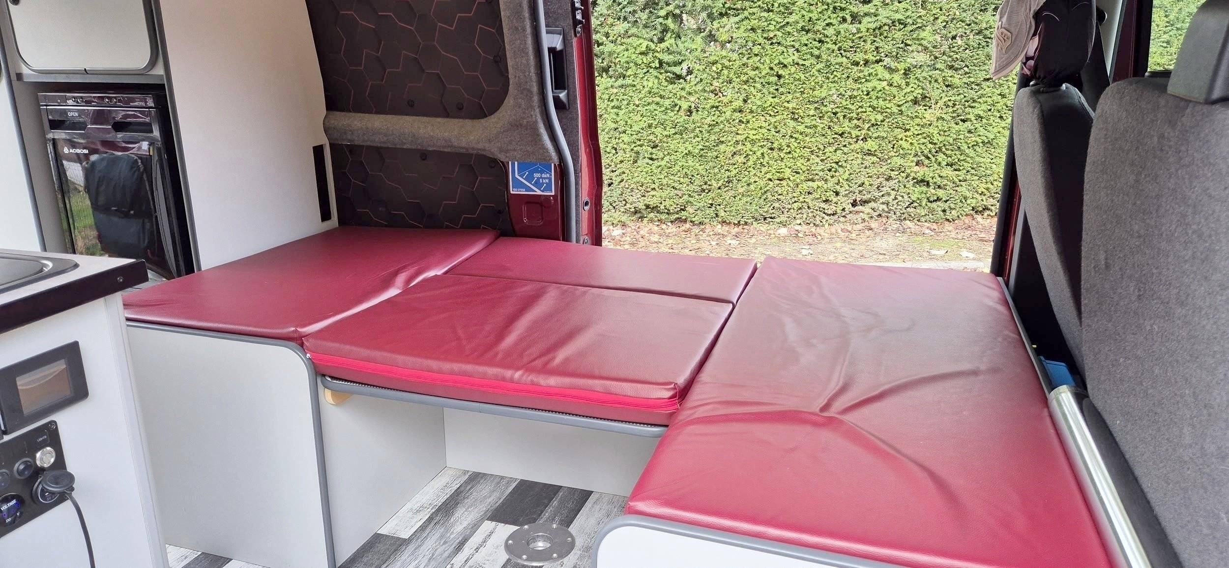 Couchages Ford Custom 2,0 l 130 ch - Yescapa