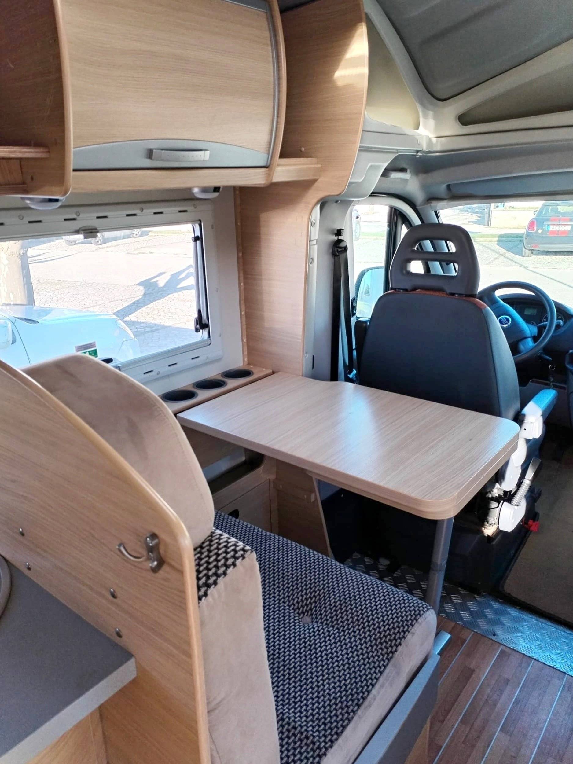 Coin repas Fiat 2,3 l 130 ch - Yescapa