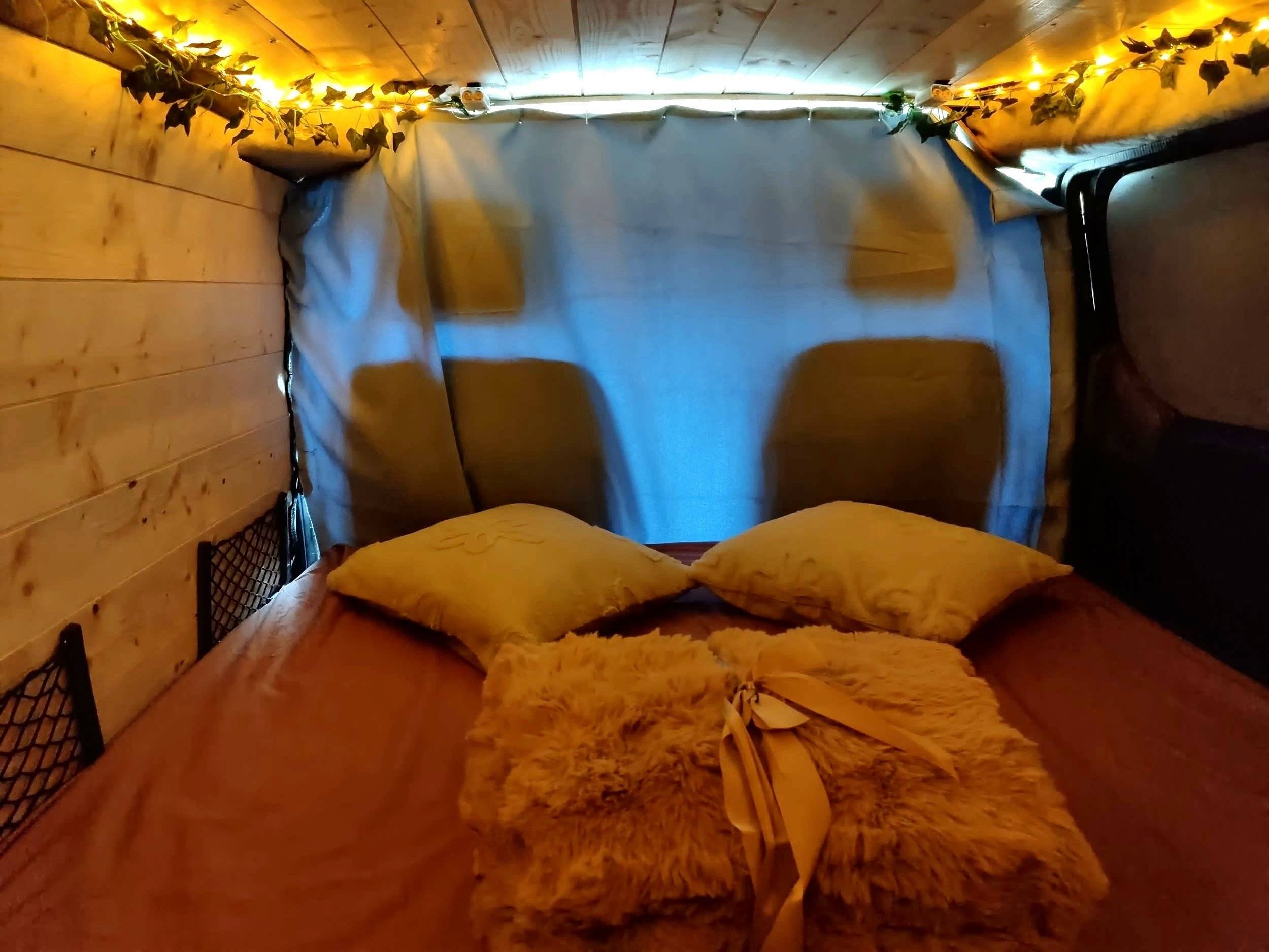 Berth Nissan NV200 - Yescapa