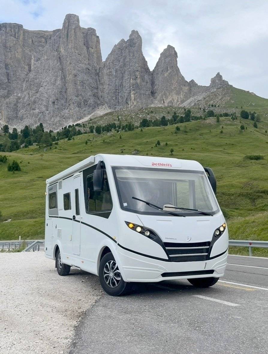 Front view from 3/4 Fiat 2,3 l 130 ch. - Yescapa