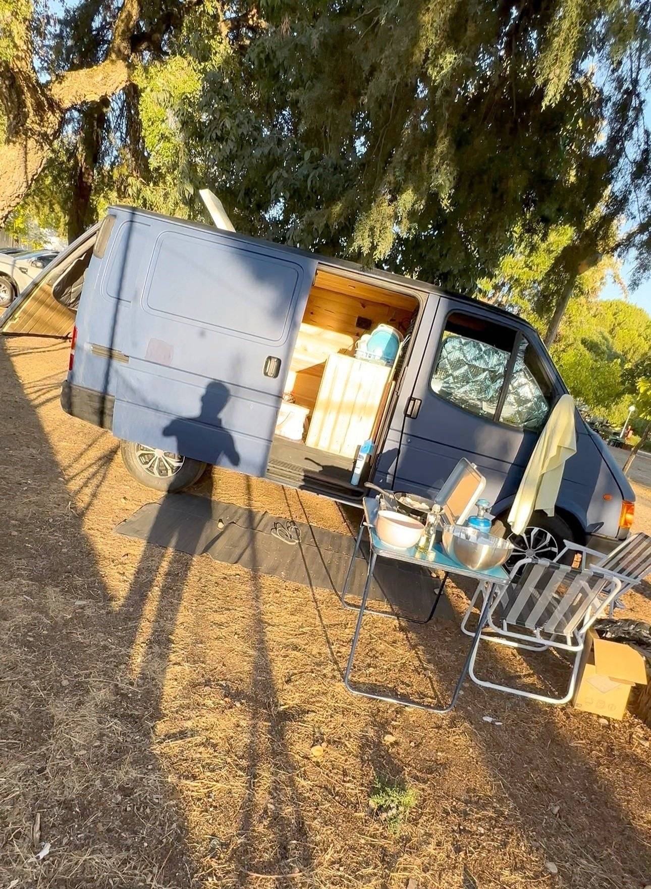 Dining Area Ford Transit 2,4 l 115 ch - Yescapa