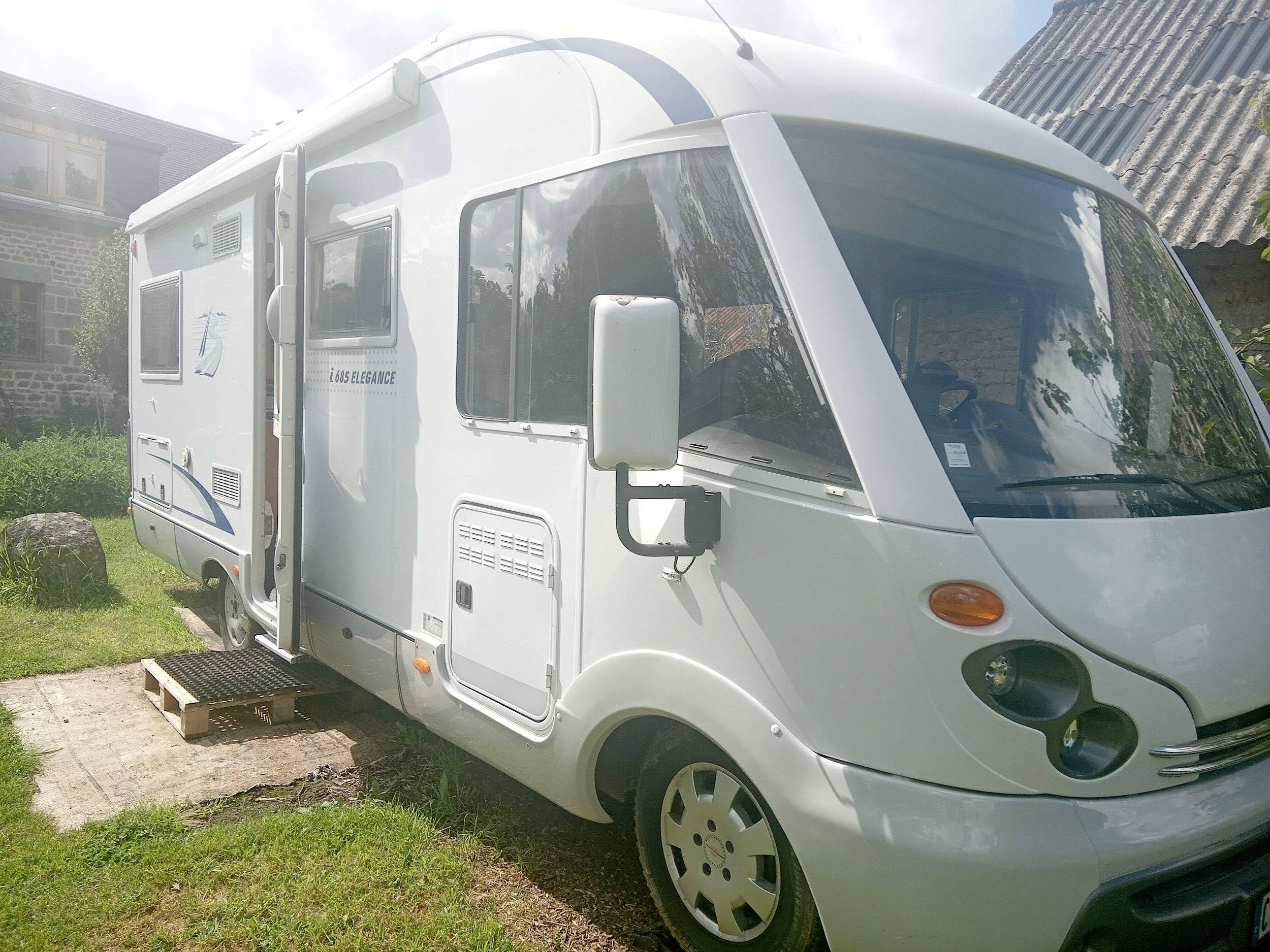 Front view from 3/4 Fiat FIAT DUCATO - Yescapa