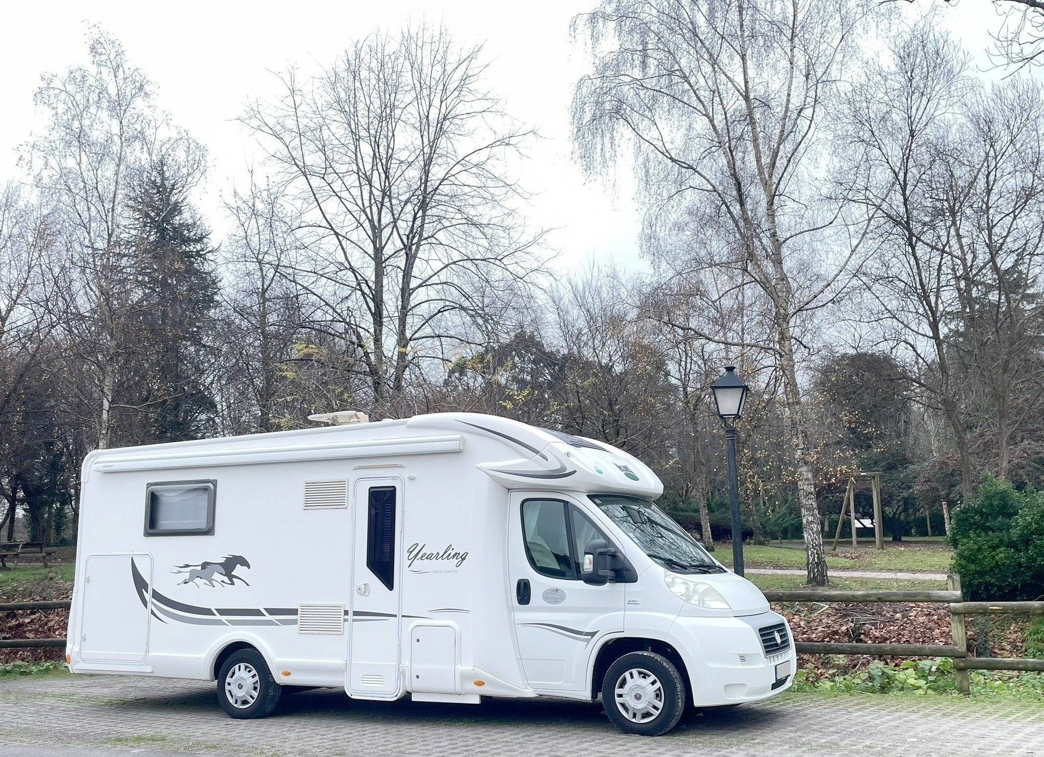 Vista frontale a ¾ Fiat Ducato 2,3 l 130 ch - Yescapa